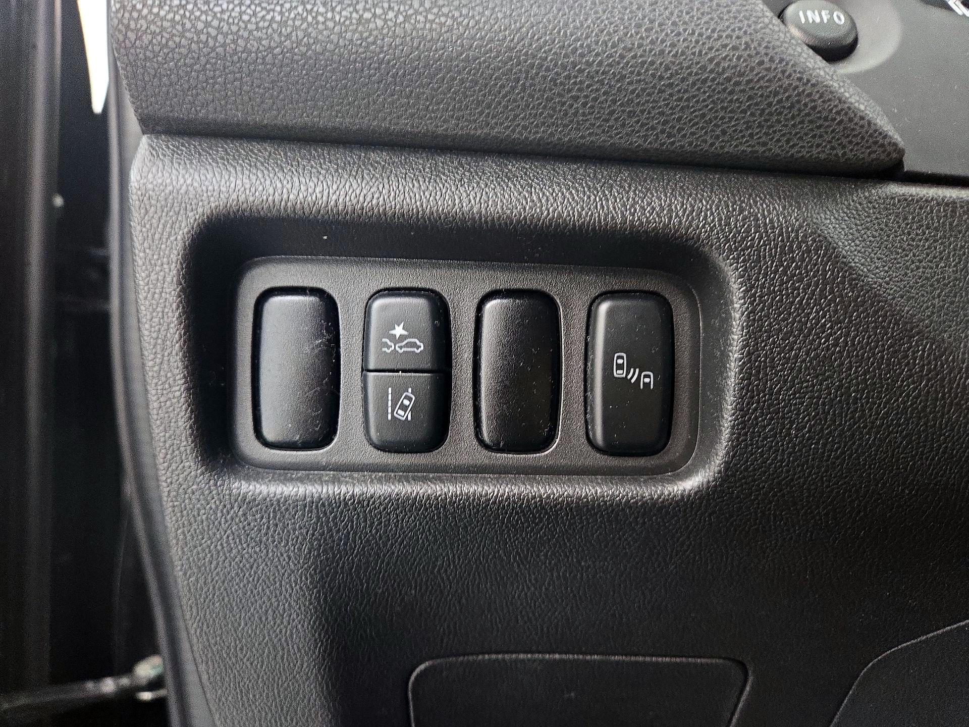 Thumbnail: 2020 Mitsubishi Outlander Sport - 13