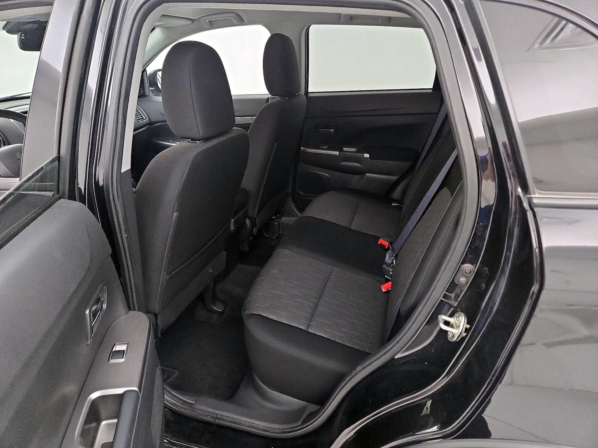 Thumbnail: 2020 Mitsubishi Outlander Sport - 19