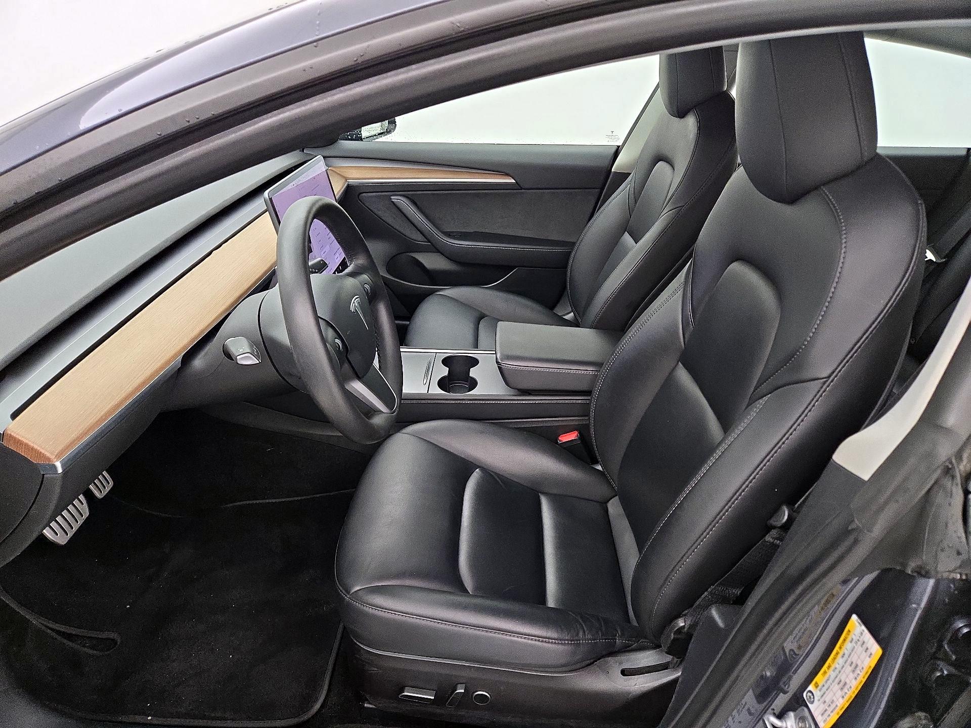 Thumbnail: 2022 Tesla Model 3 - 11