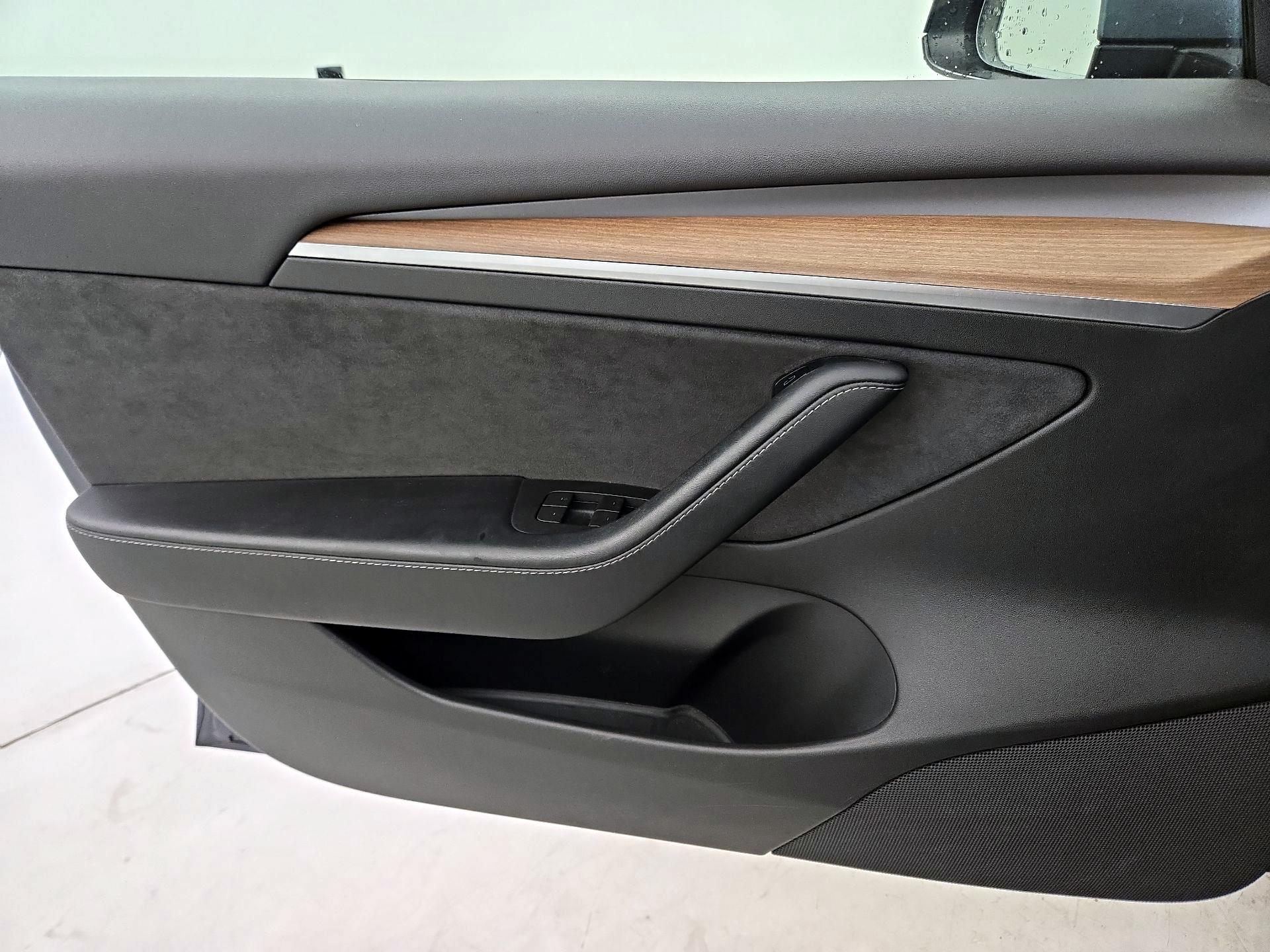 Thumbnail: 2022 Tesla Model 3 - 12