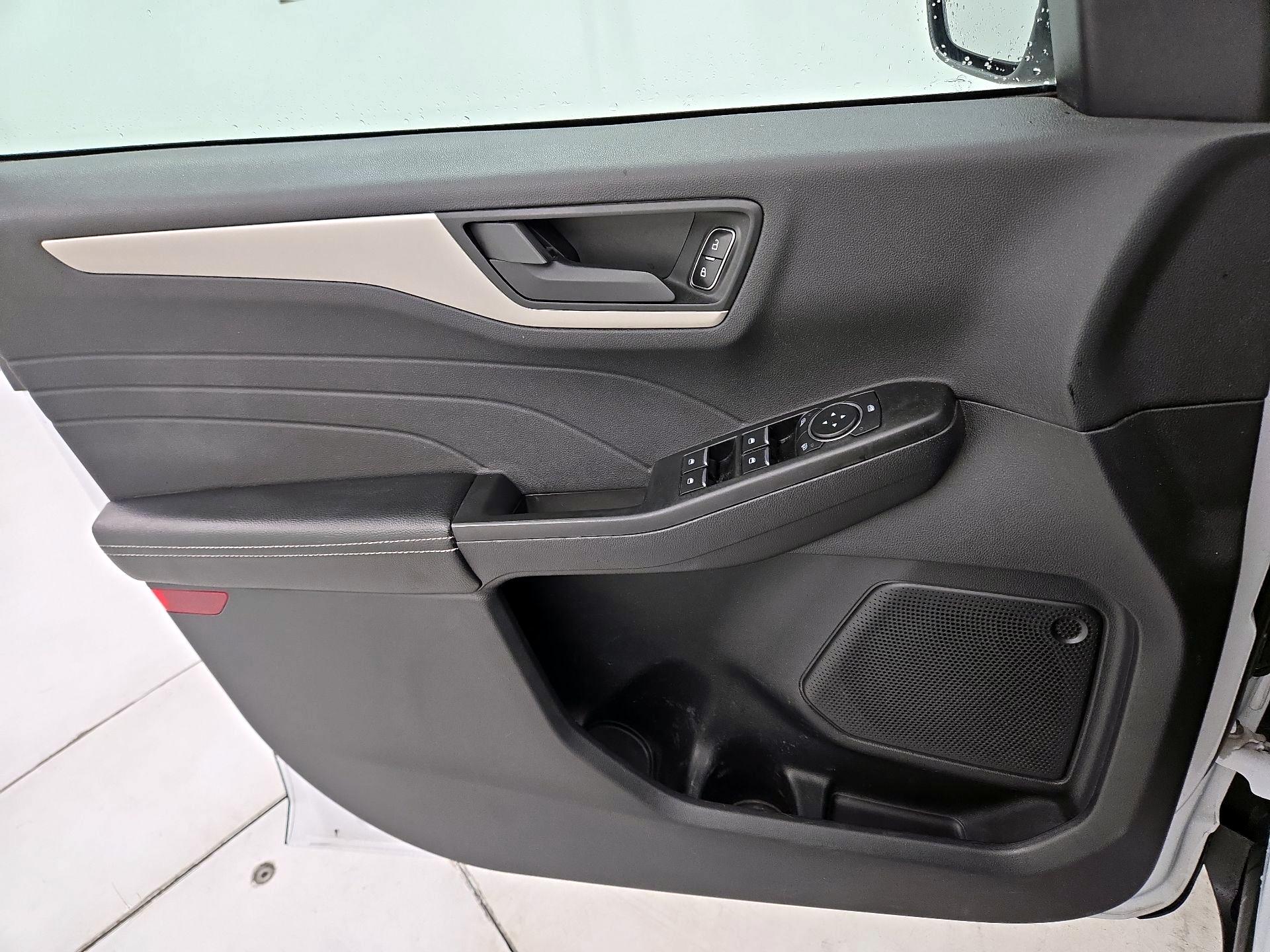 Thumbnail: 2022 Ford Escape - 12