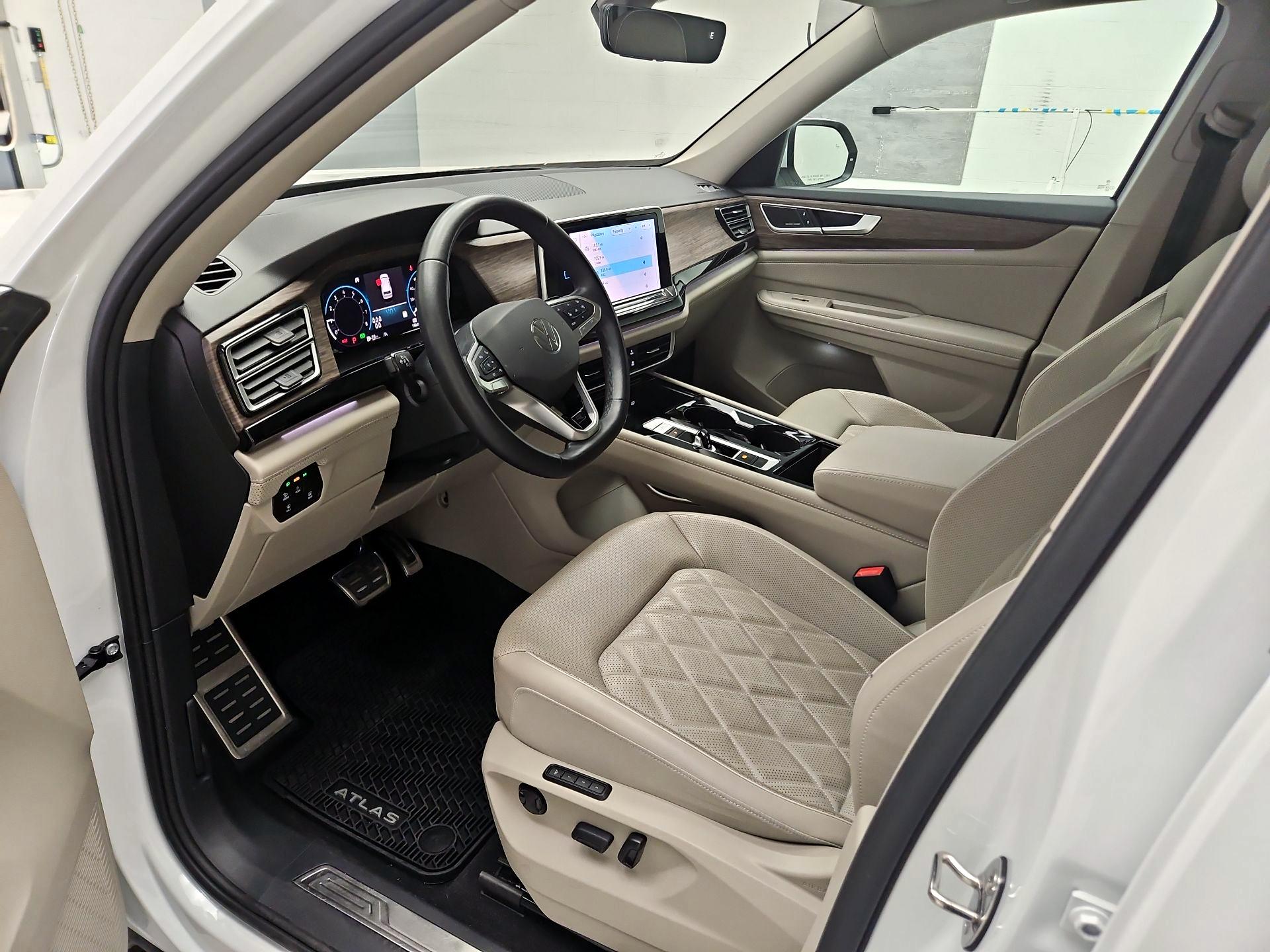 Thumbnail: 2024 Volkswagen Atlas - 9