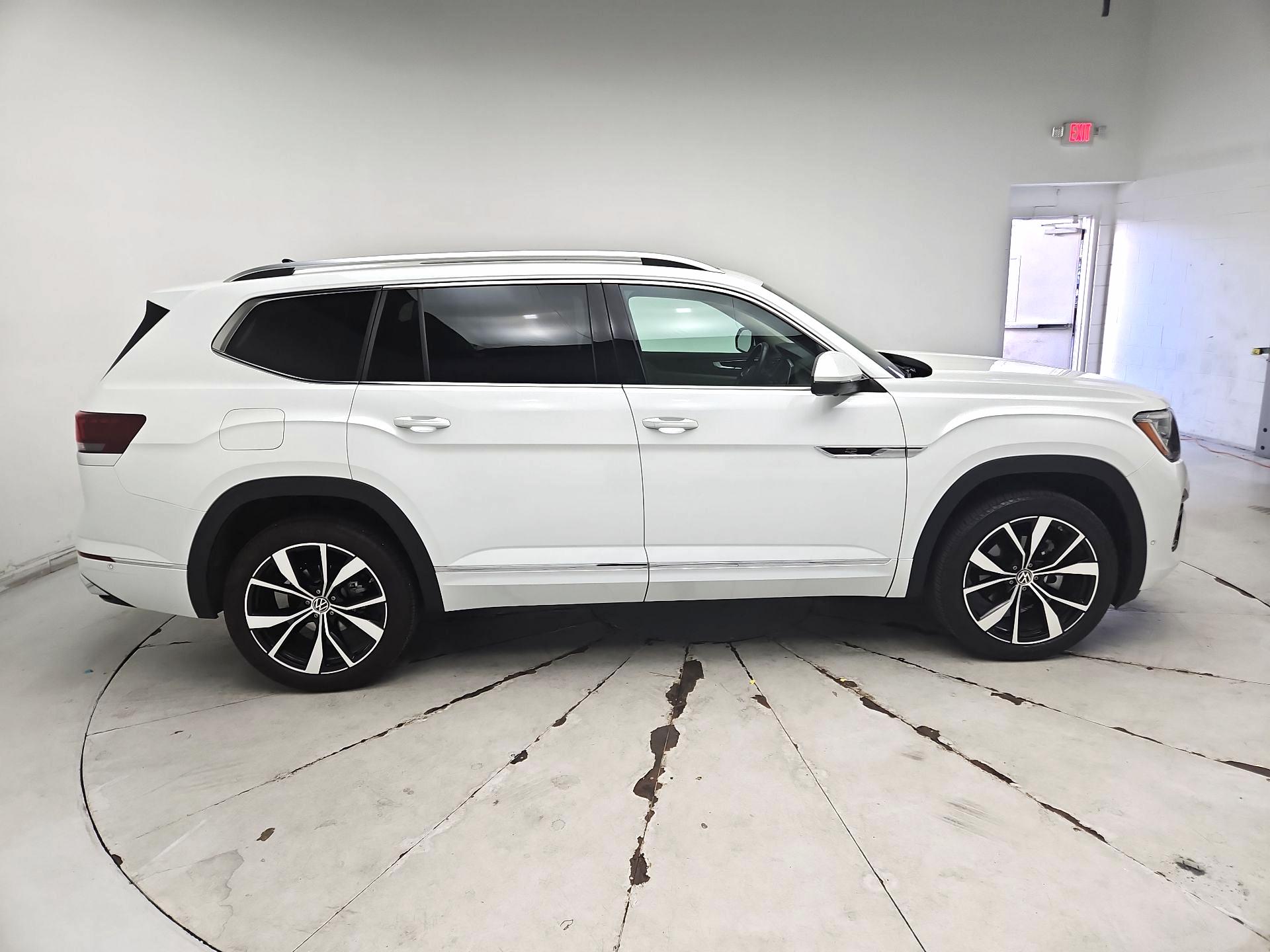 Thumbnail: 2024 Volkswagen Atlas - 4