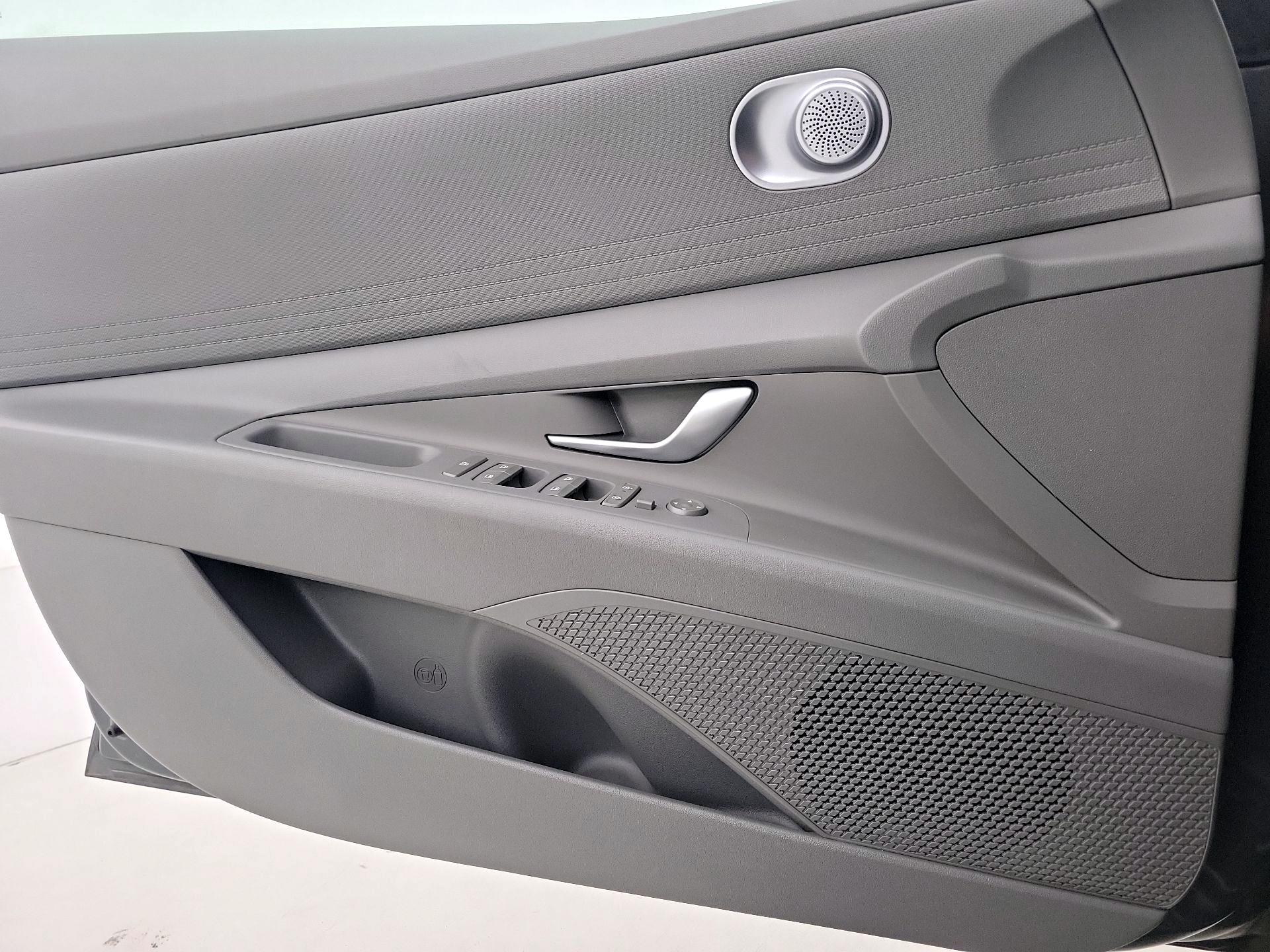 Thumbnail: 2024 Hyundai Elantra - 12