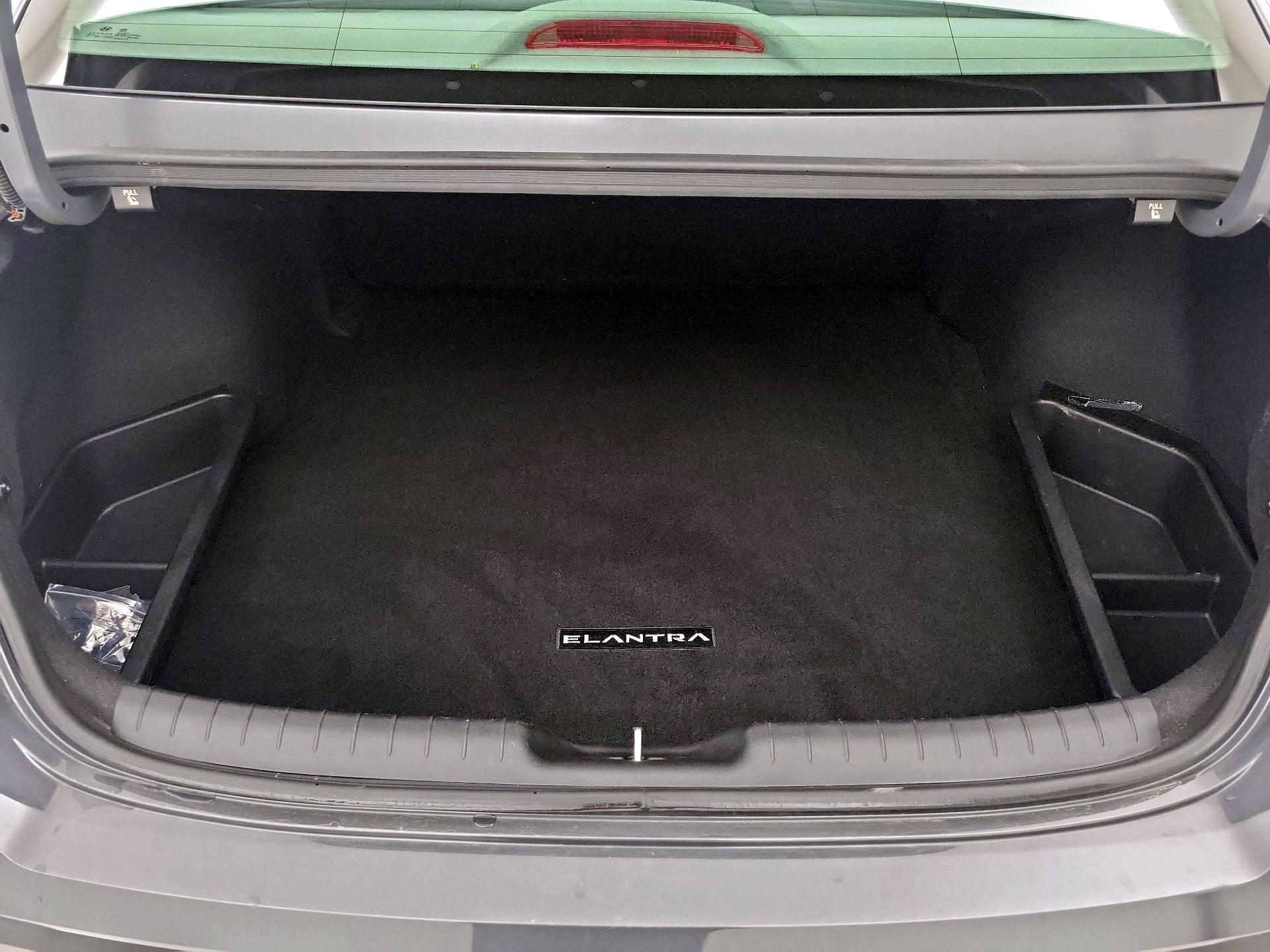 Thumbnail: 2024 Hyundai Elantra - 20