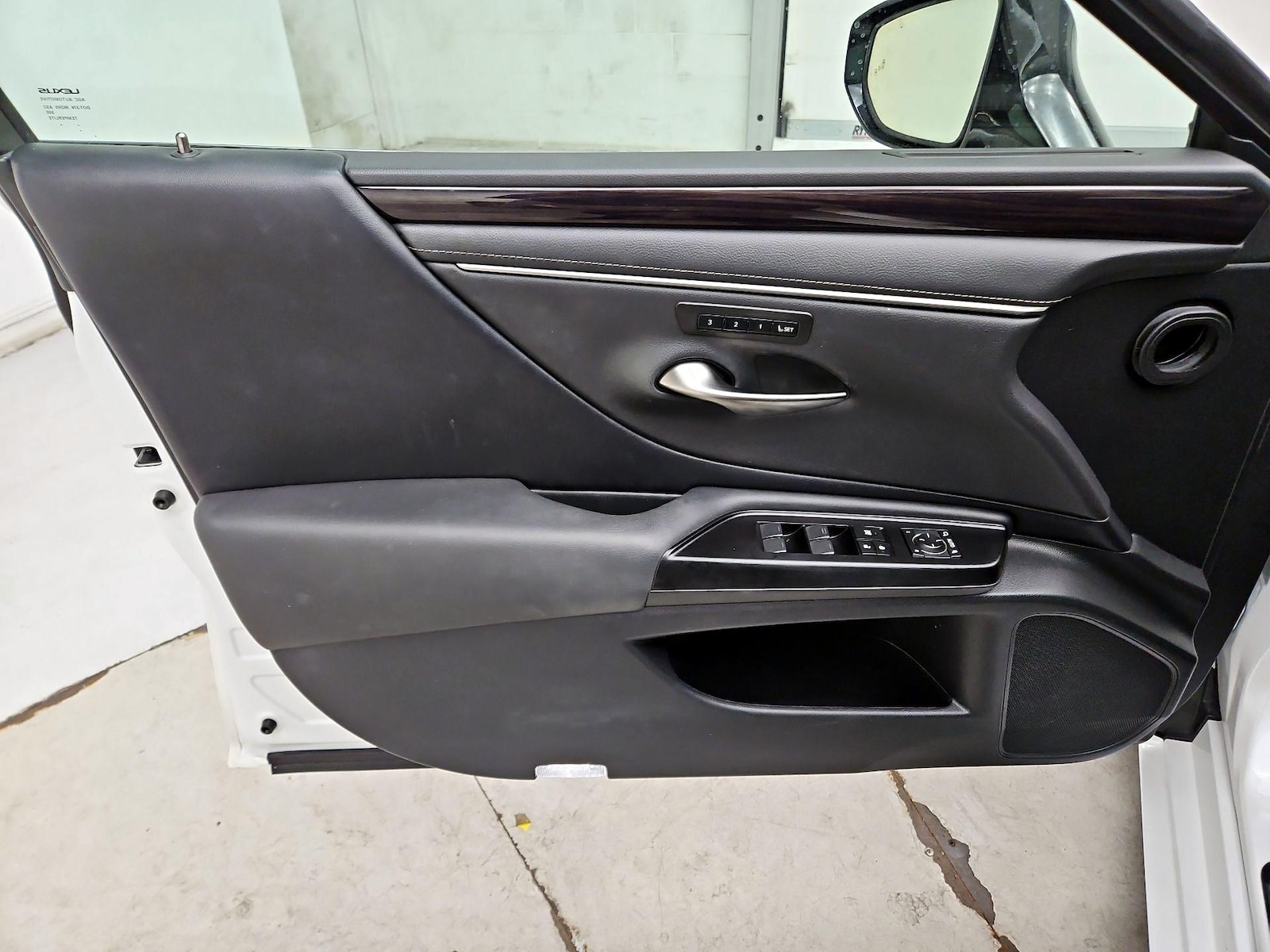 2020 Lexus ES 350 - Photo 11