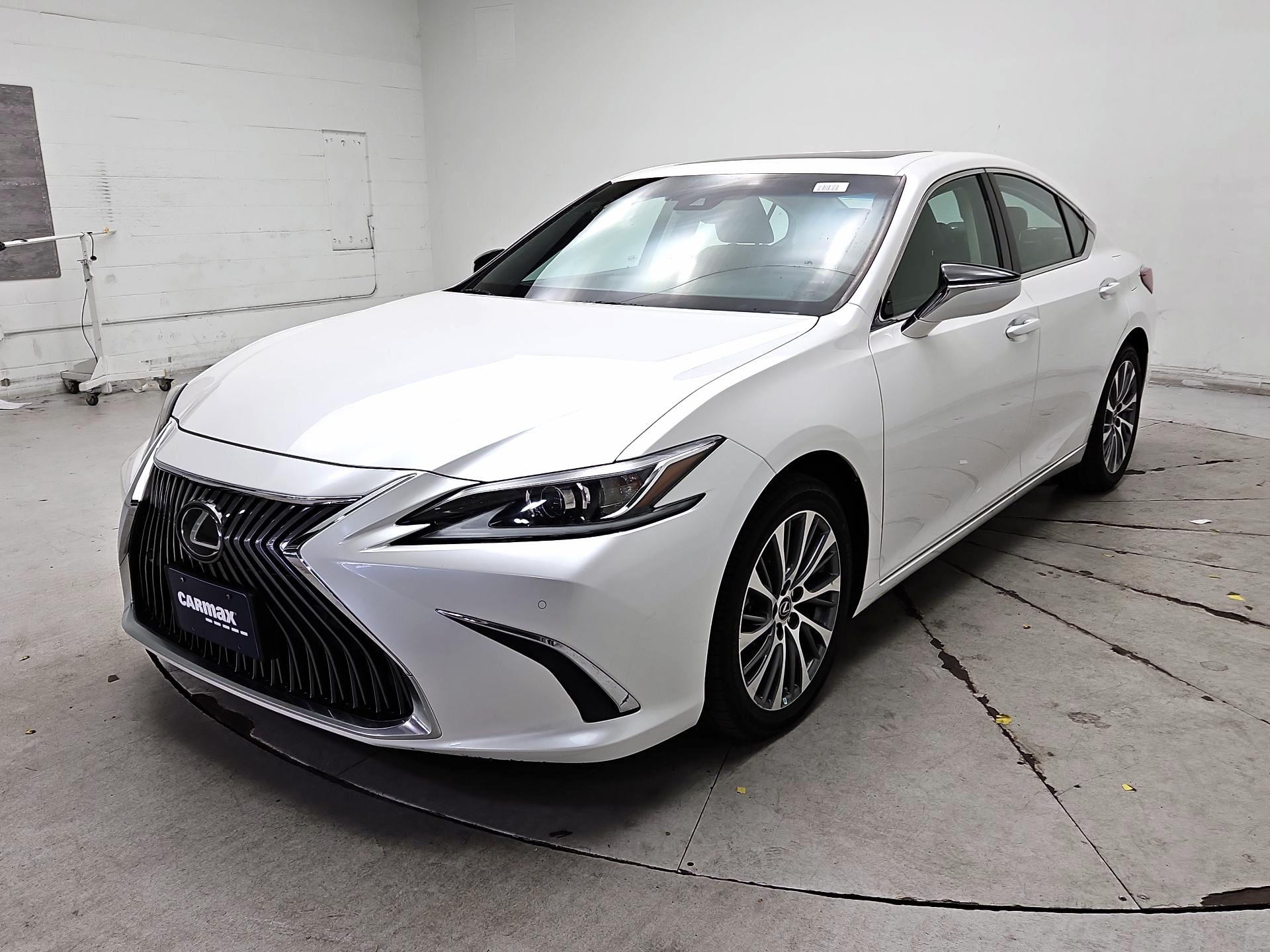 Thumbnail: 2020 Lexus ES - 3