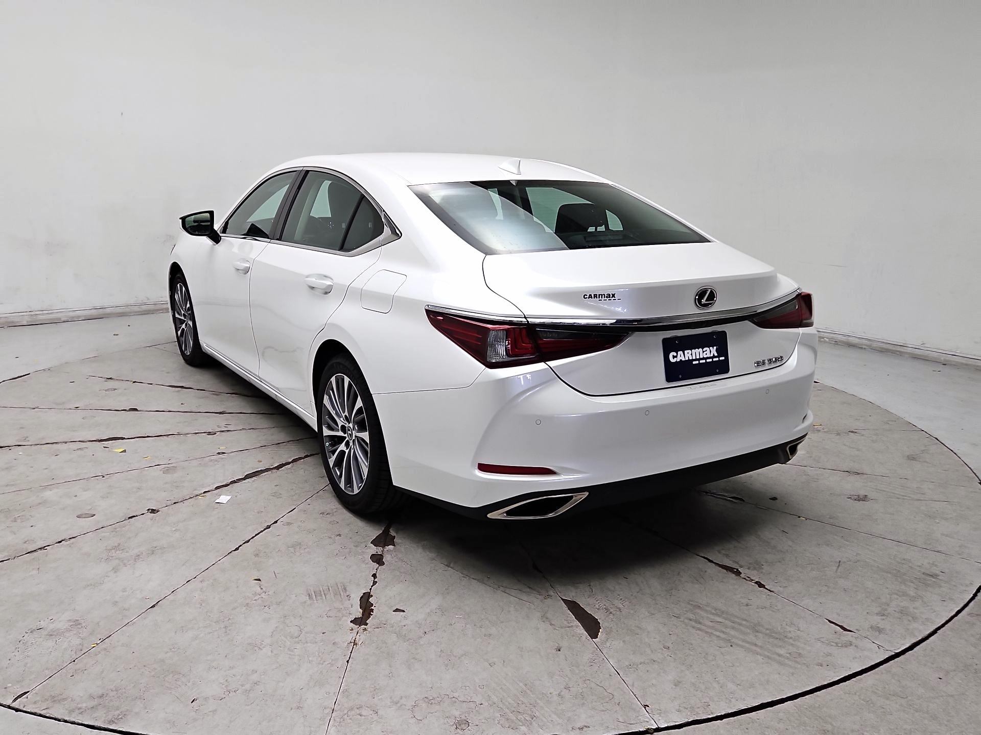 Thumbnail: 2020 Lexus ES - 7