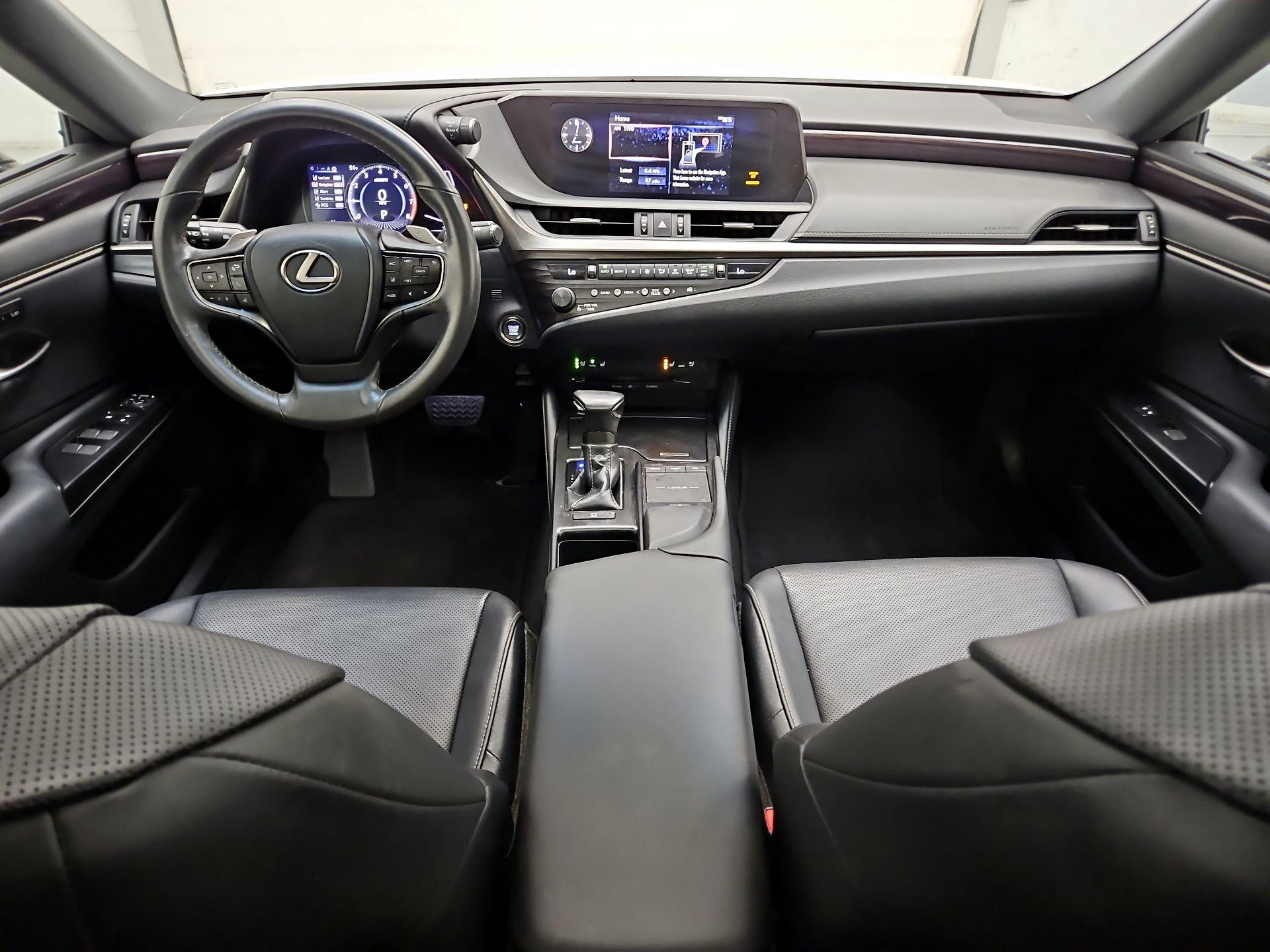 Thumbnail: 2020 Lexus ES - 8
