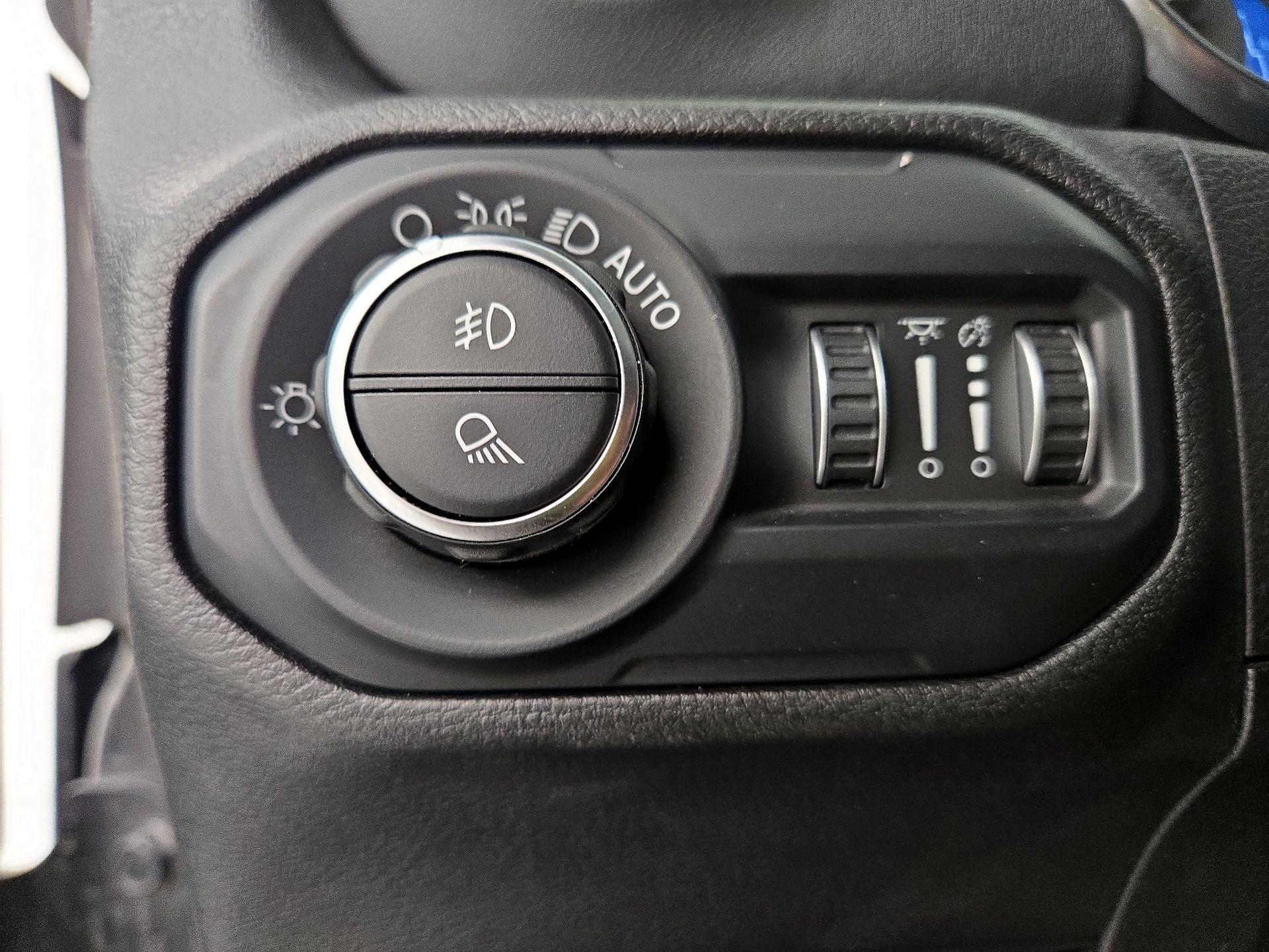 Thumbnail: 2021 Jeep Gladiator - 13