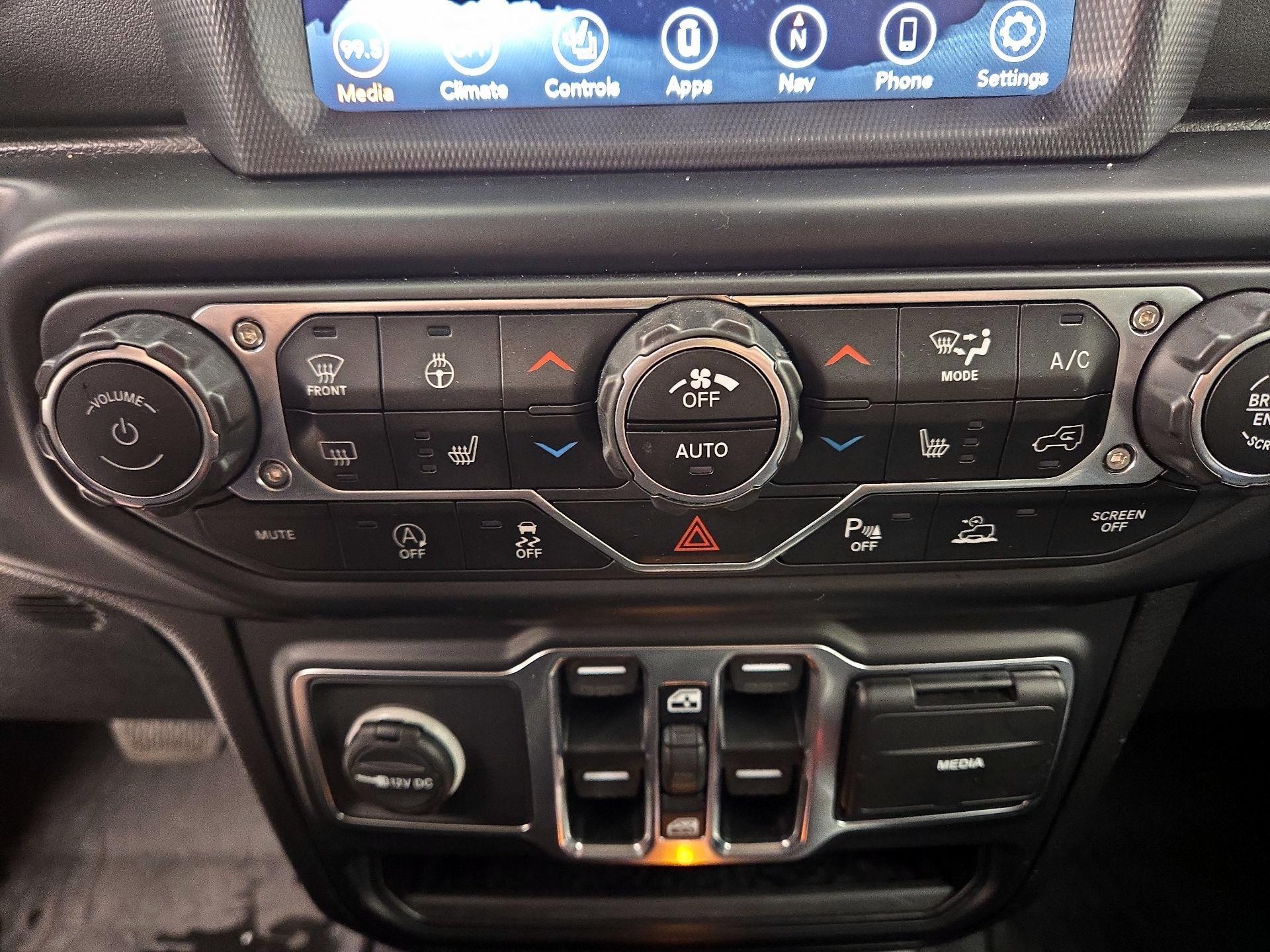 Thumbnail: 2021 Jeep Gladiator - 17