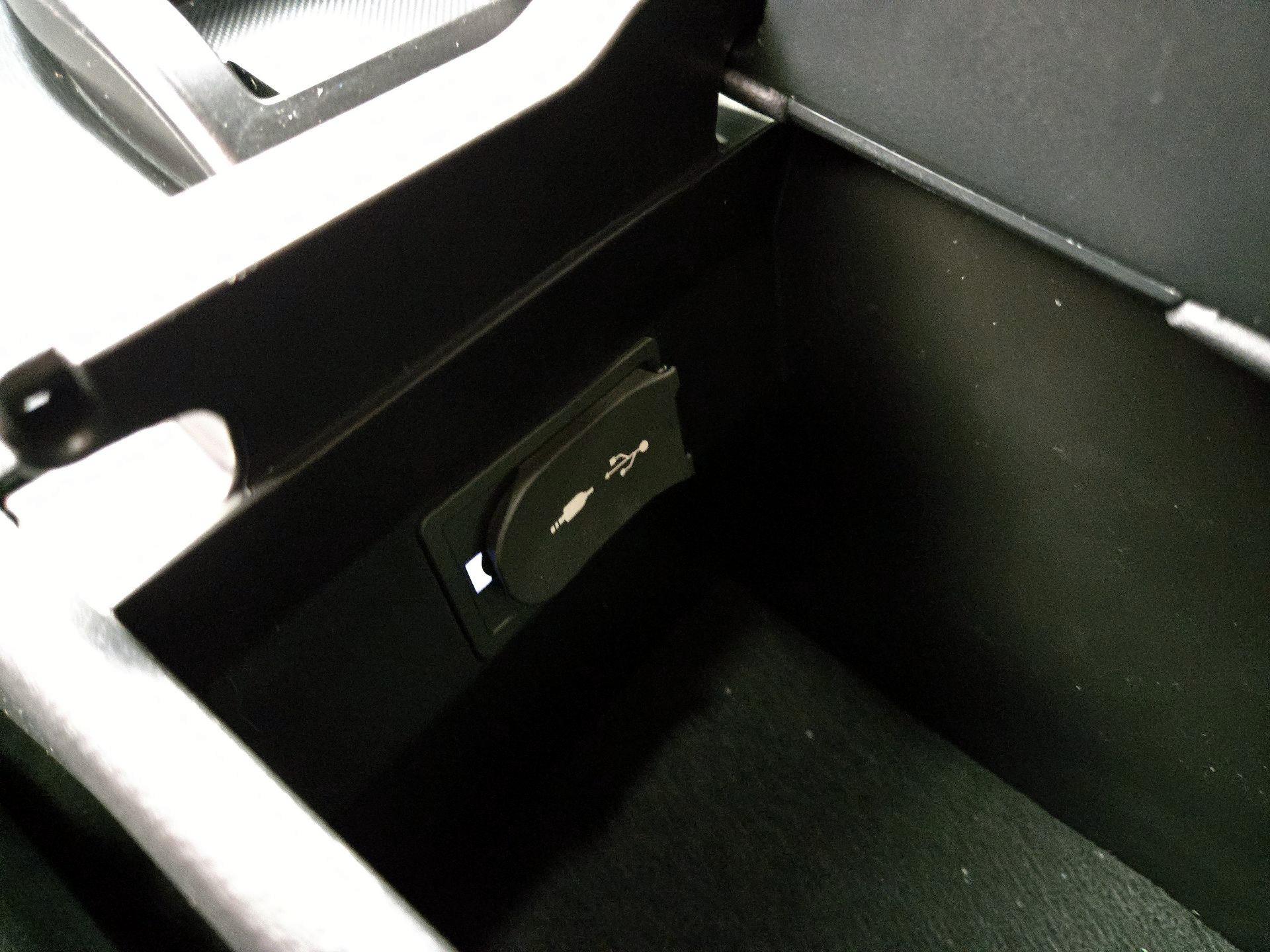 Thumbnail: 2019 Lexus UX - 18