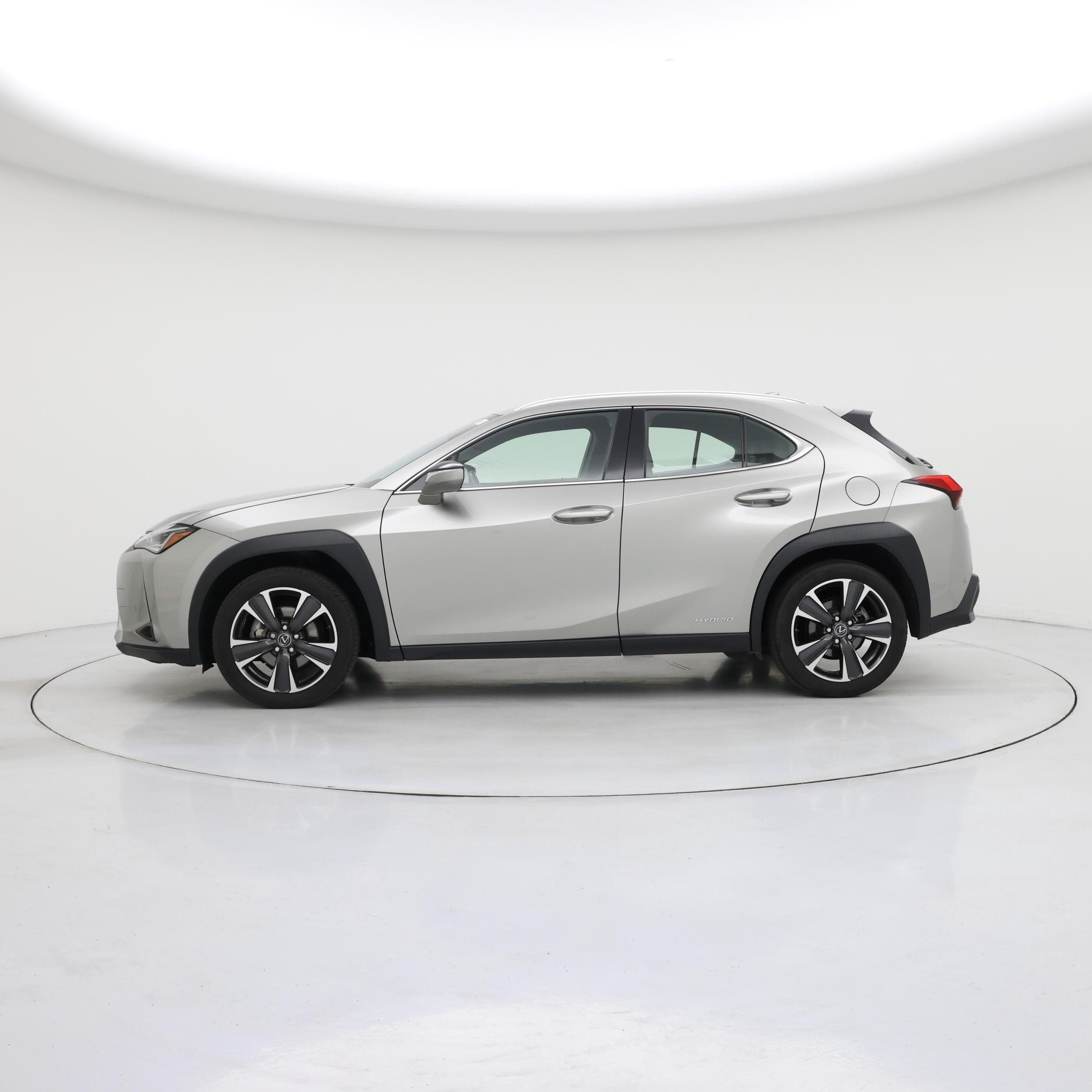 Thumbnail: 2019 Lexus UX - 3
