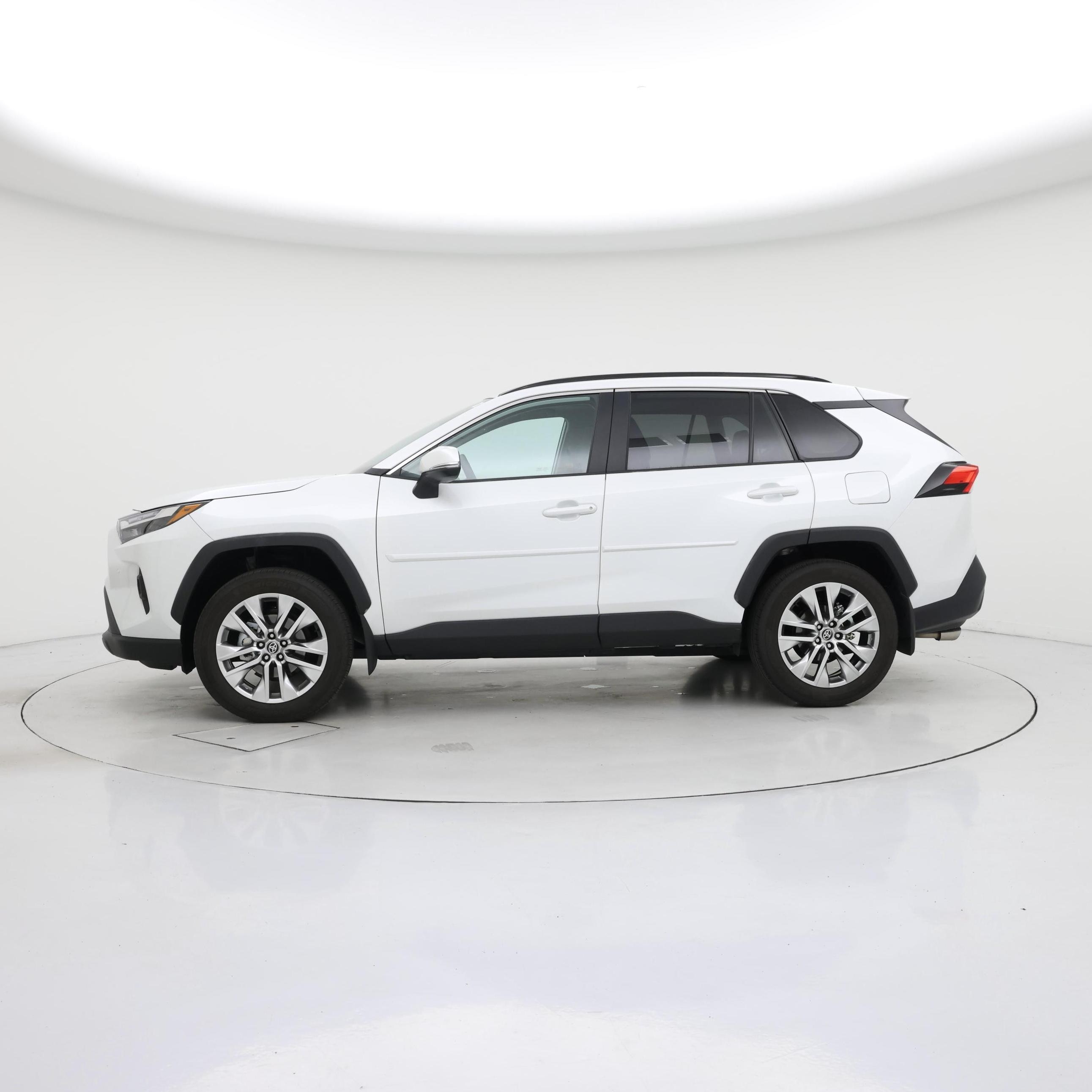 Thumbnail: 2025 Toyota RAV4 - 3