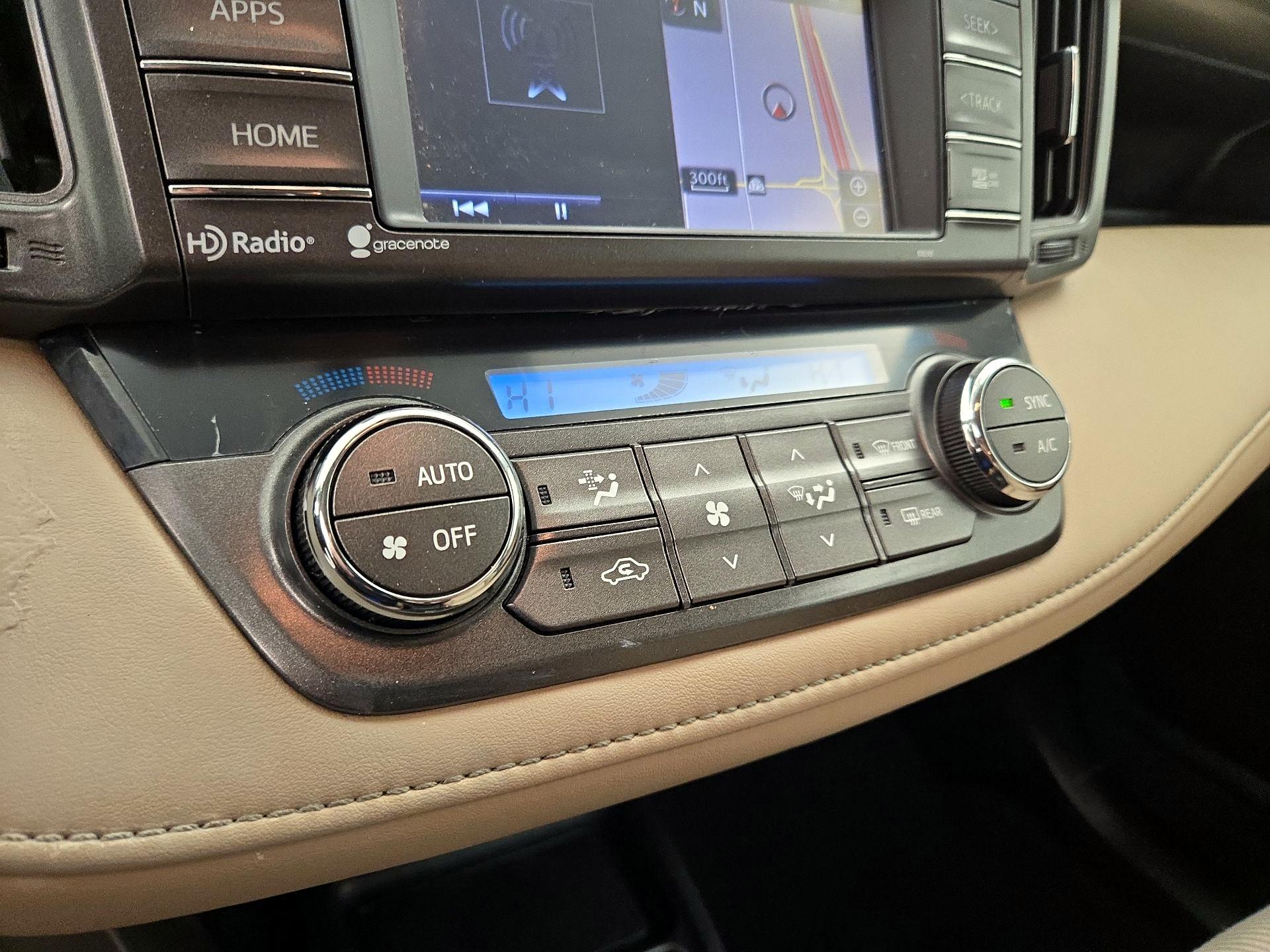 Thumbnail: 2014 Toyota RAV4 - 17