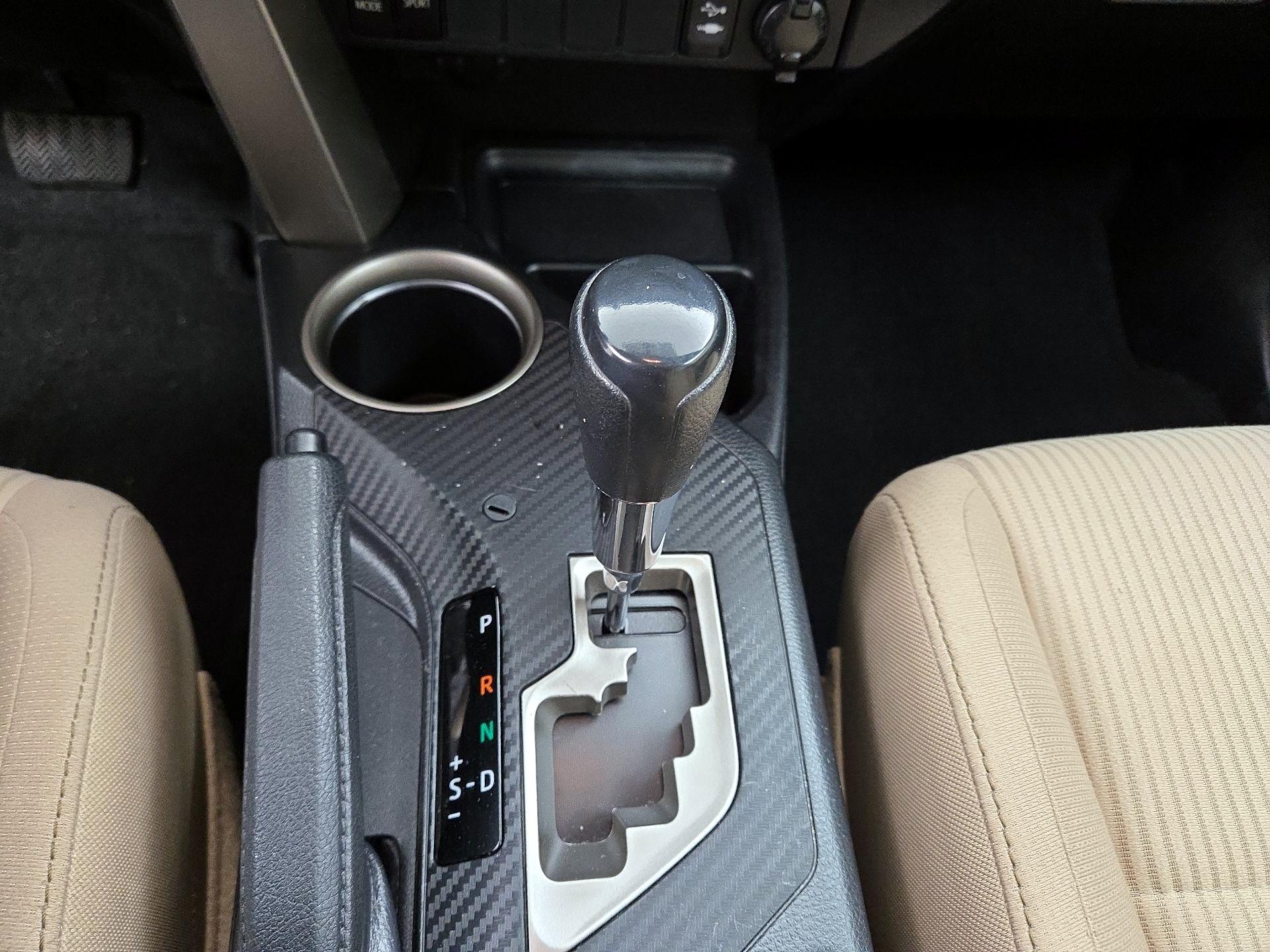 Thumbnail: 2014 Toyota RAV4 - 18