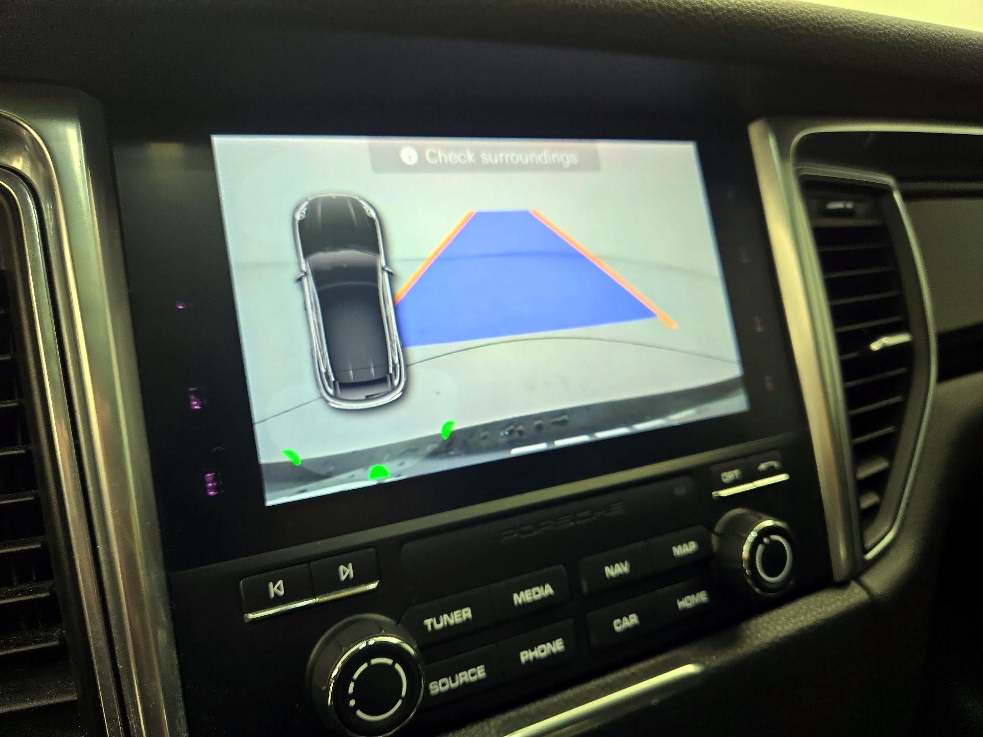 Thumbnail: 2017 Porsche Macan - 14