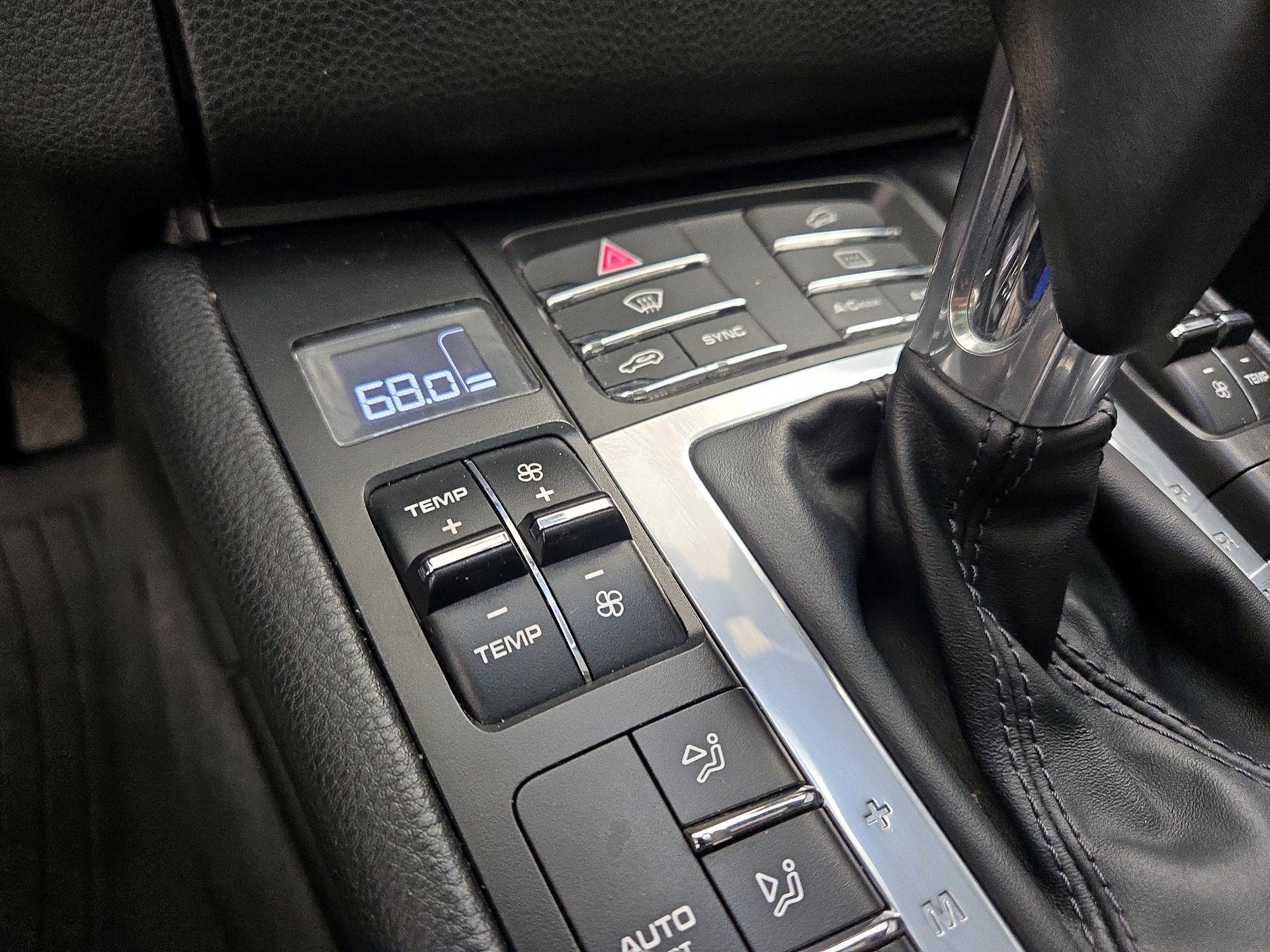 Thumbnail: 2017 Porsche Macan - 16