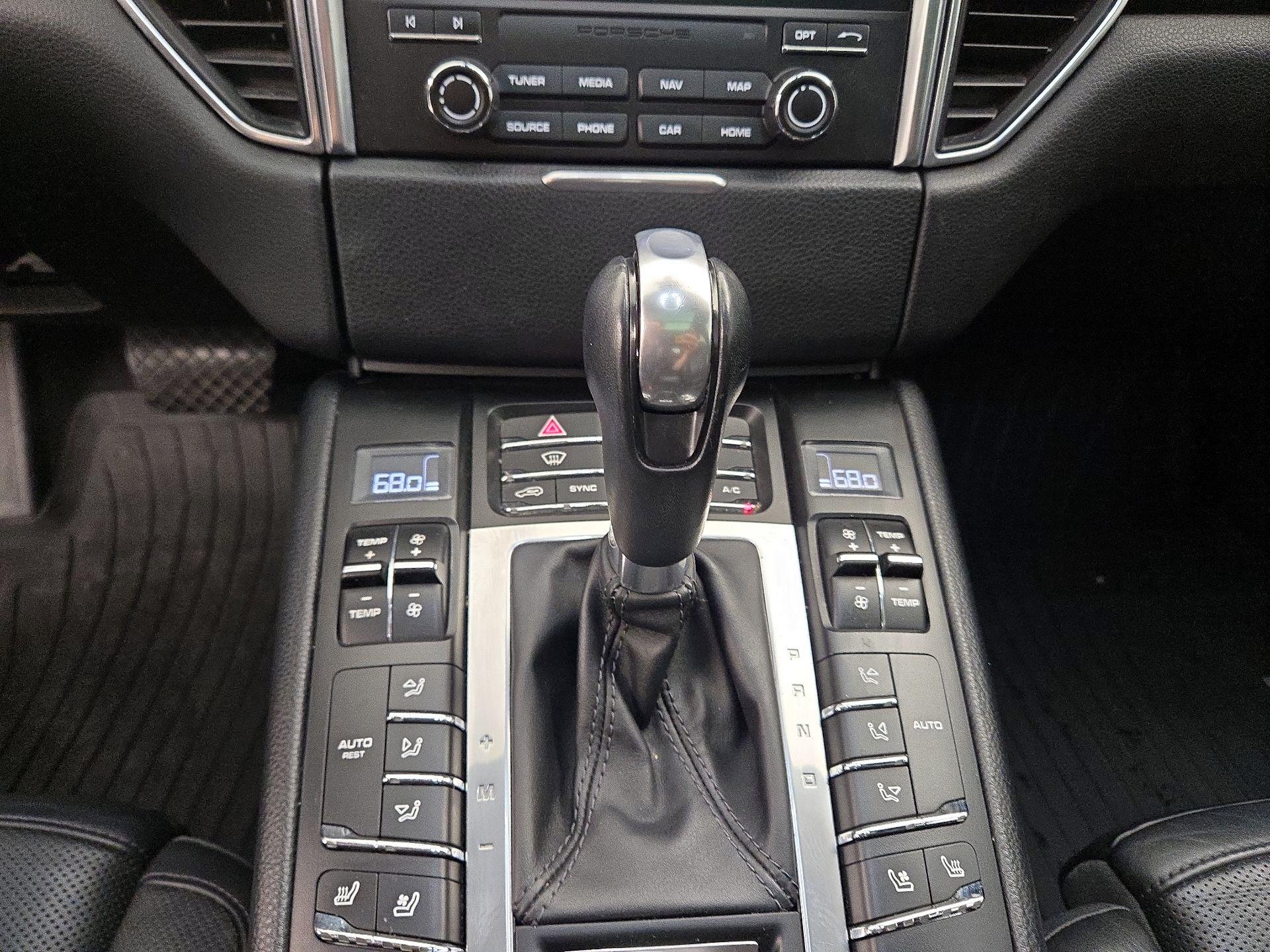 Thumbnail: 2017 Porsche Macan - 17