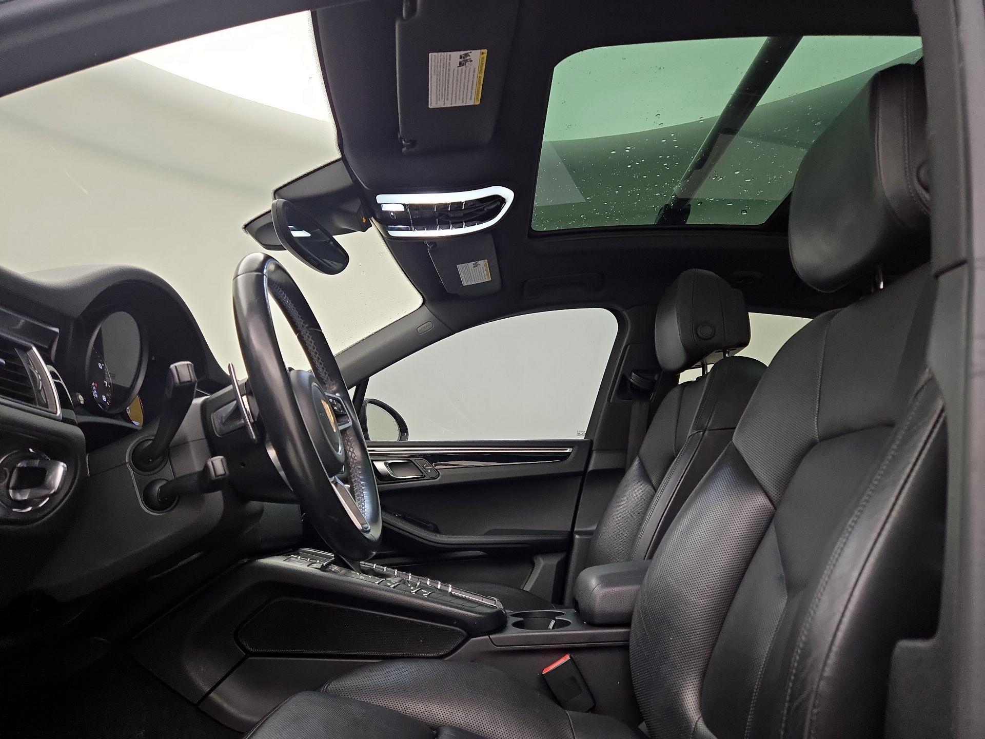 Thumbnail: 2017 Porsche Macan - 19