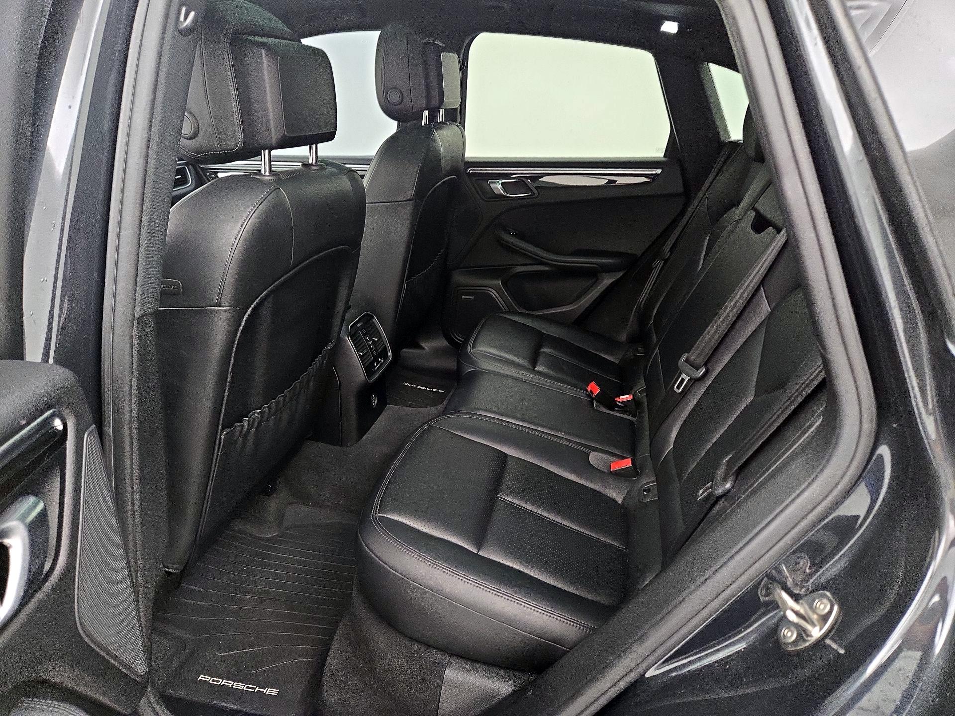 Thumbnail: 2017 Porsche Macan - 20