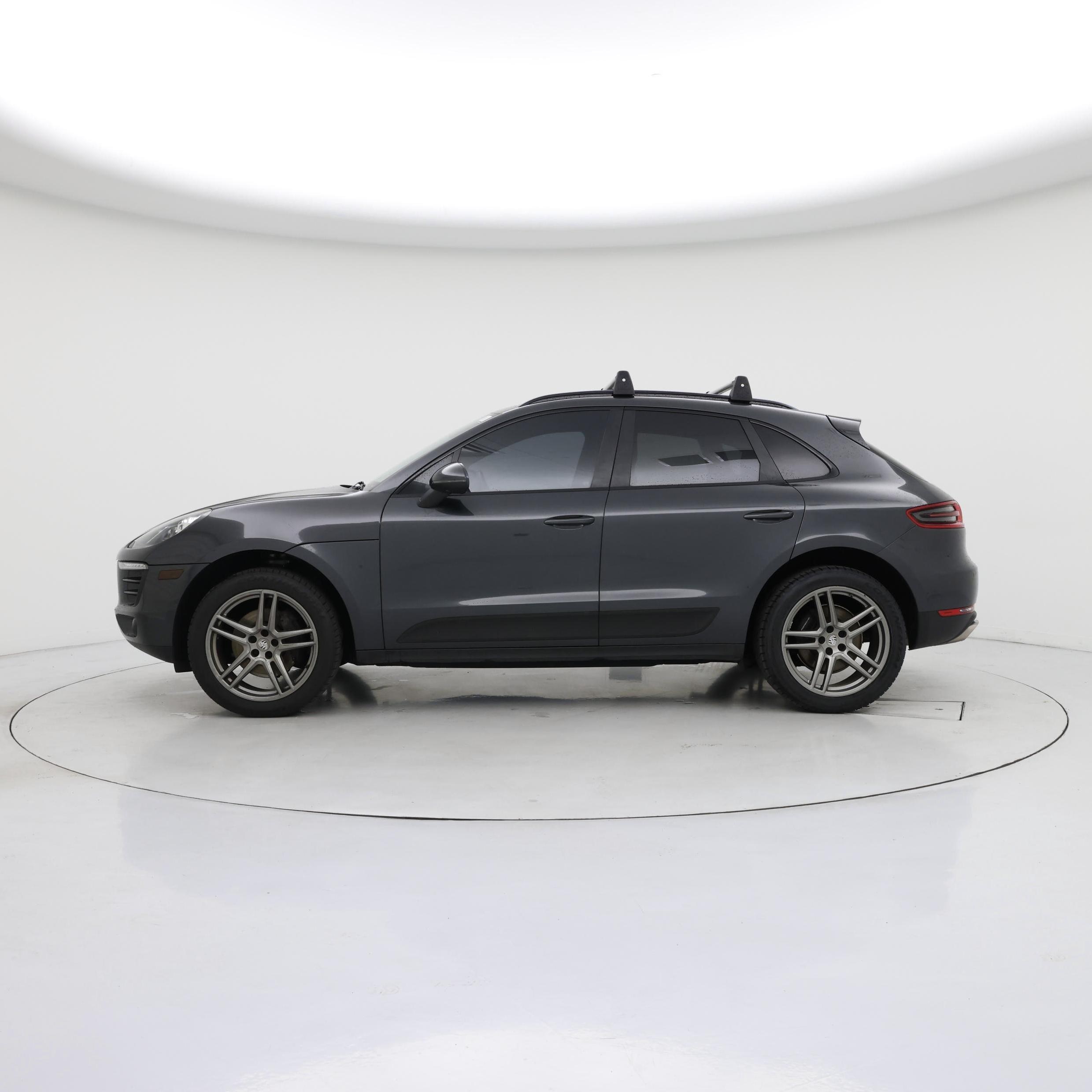 Thumbnail: 2017 Porsche Macan - 3