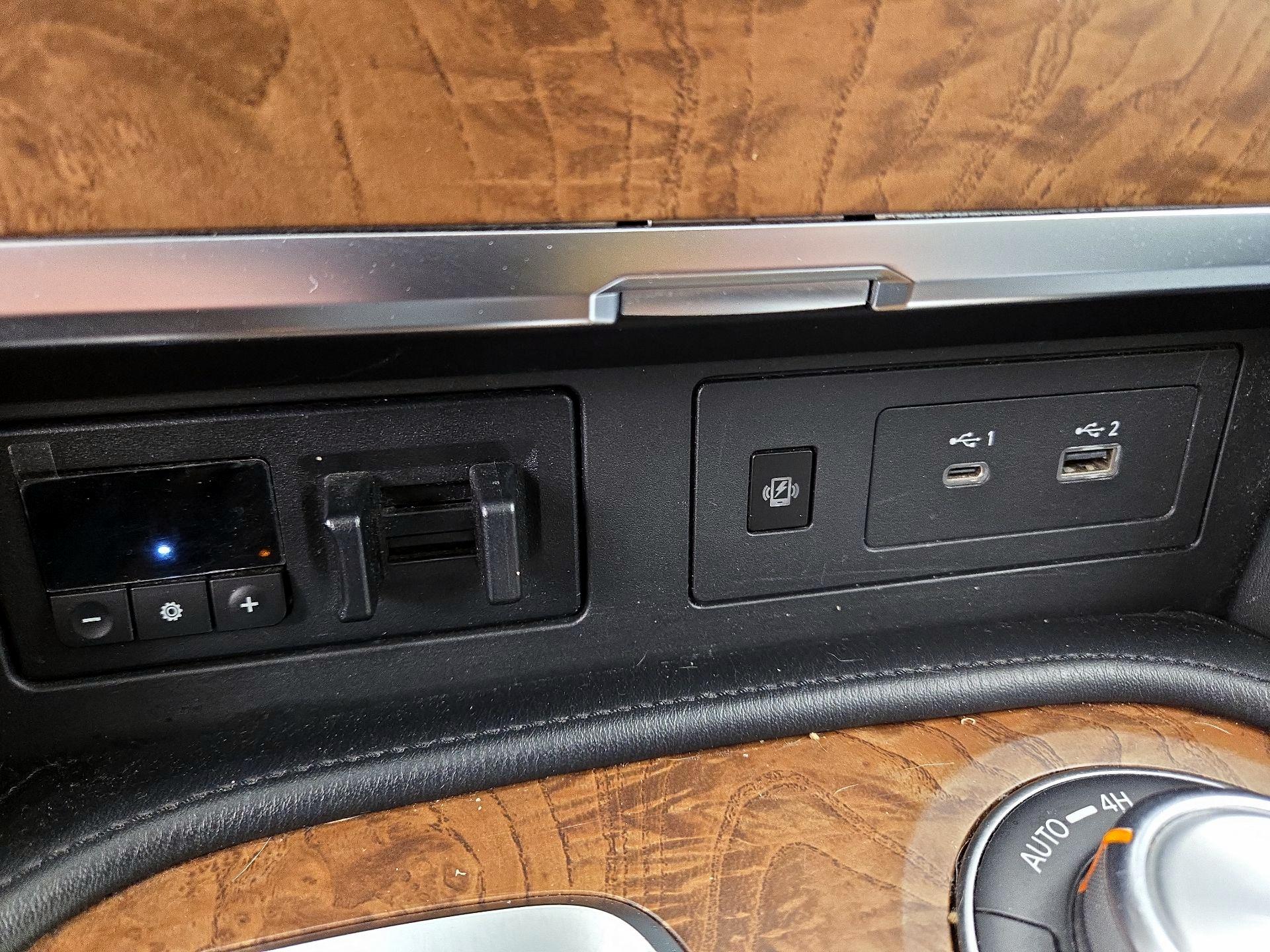 Thumbnail: 2021 Nissan Armada - 19