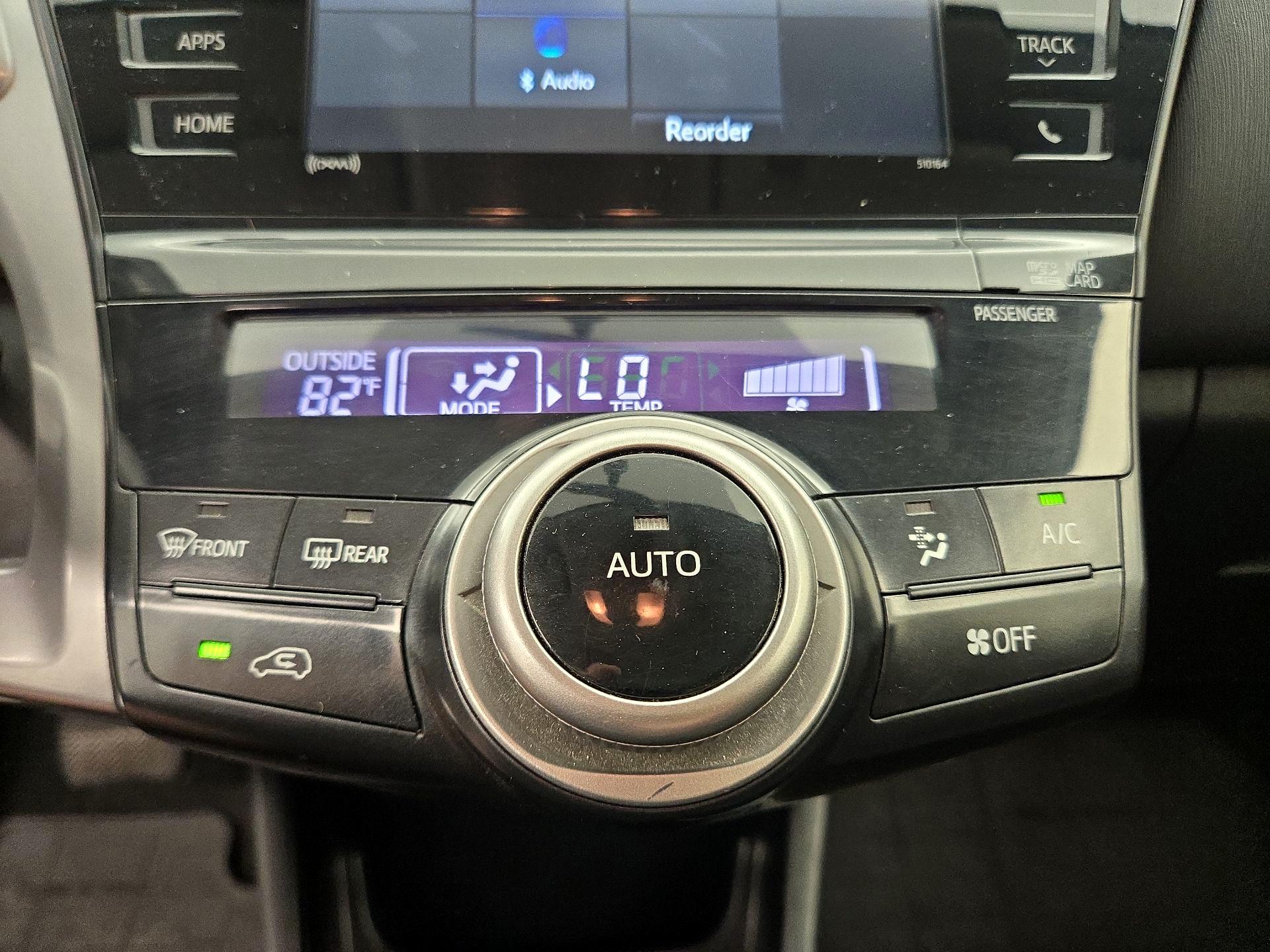 Thumbnail: 2017 Toyota Prius v - 16