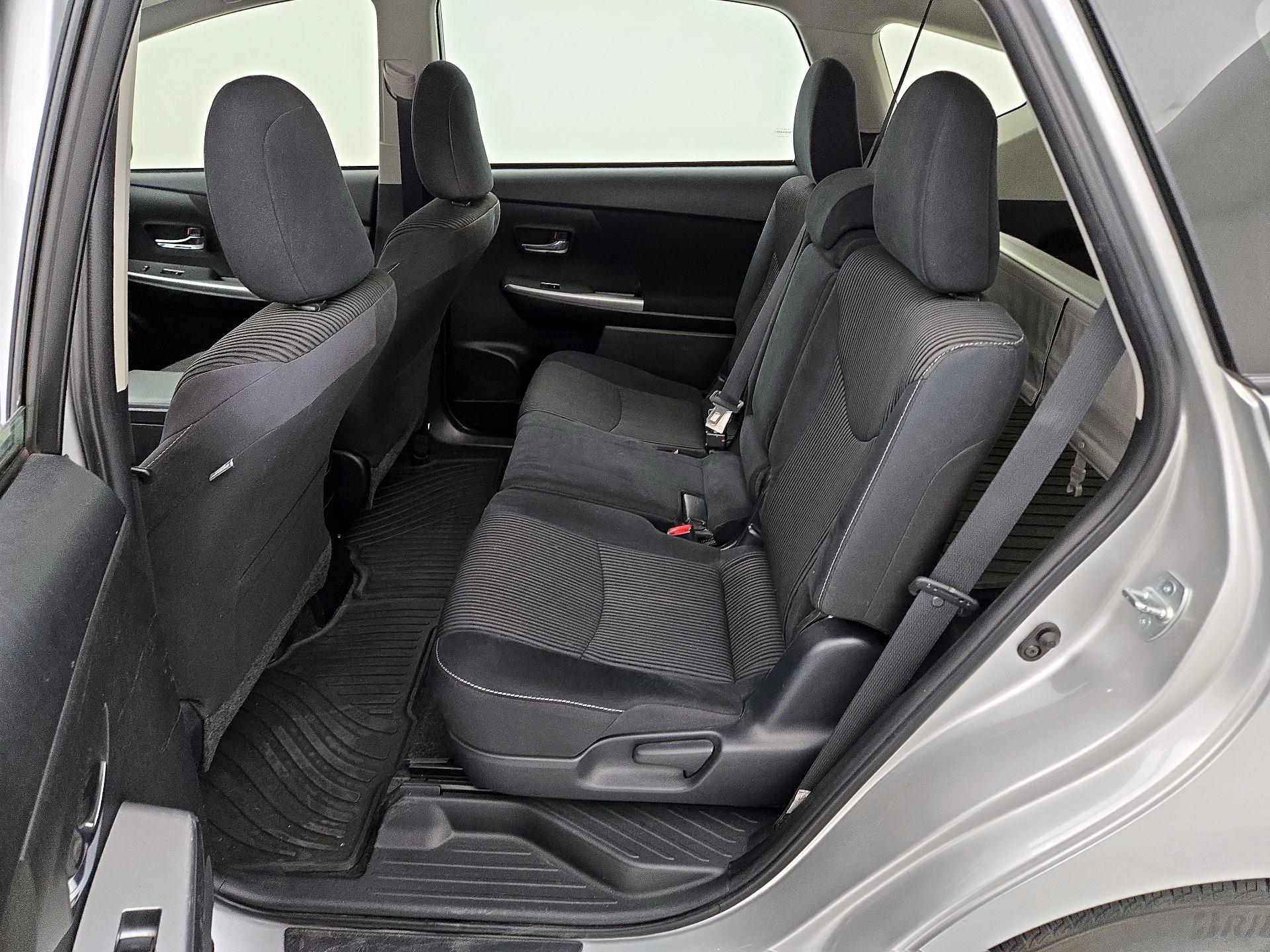 Thumbnail: 2017 Toyota Prius v - 19