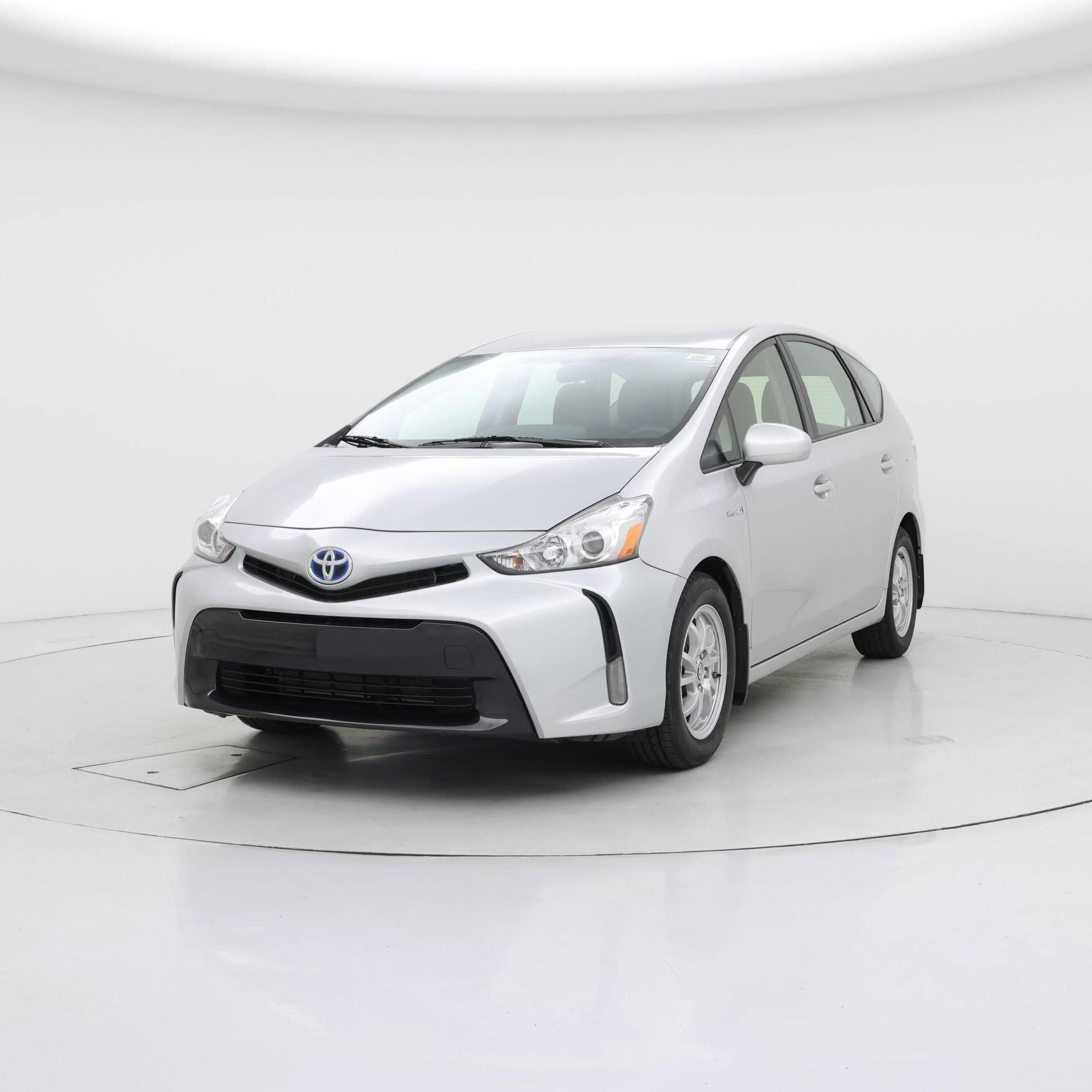 Thumbnail: 2017 Toyota Prius v - 4