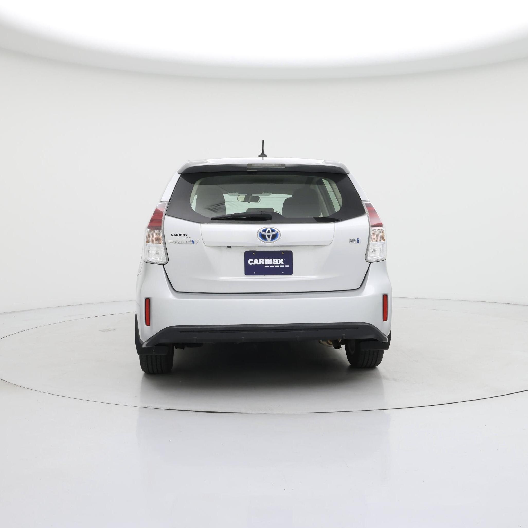 Thumbnail: 2017 Toyota Prius v - 6