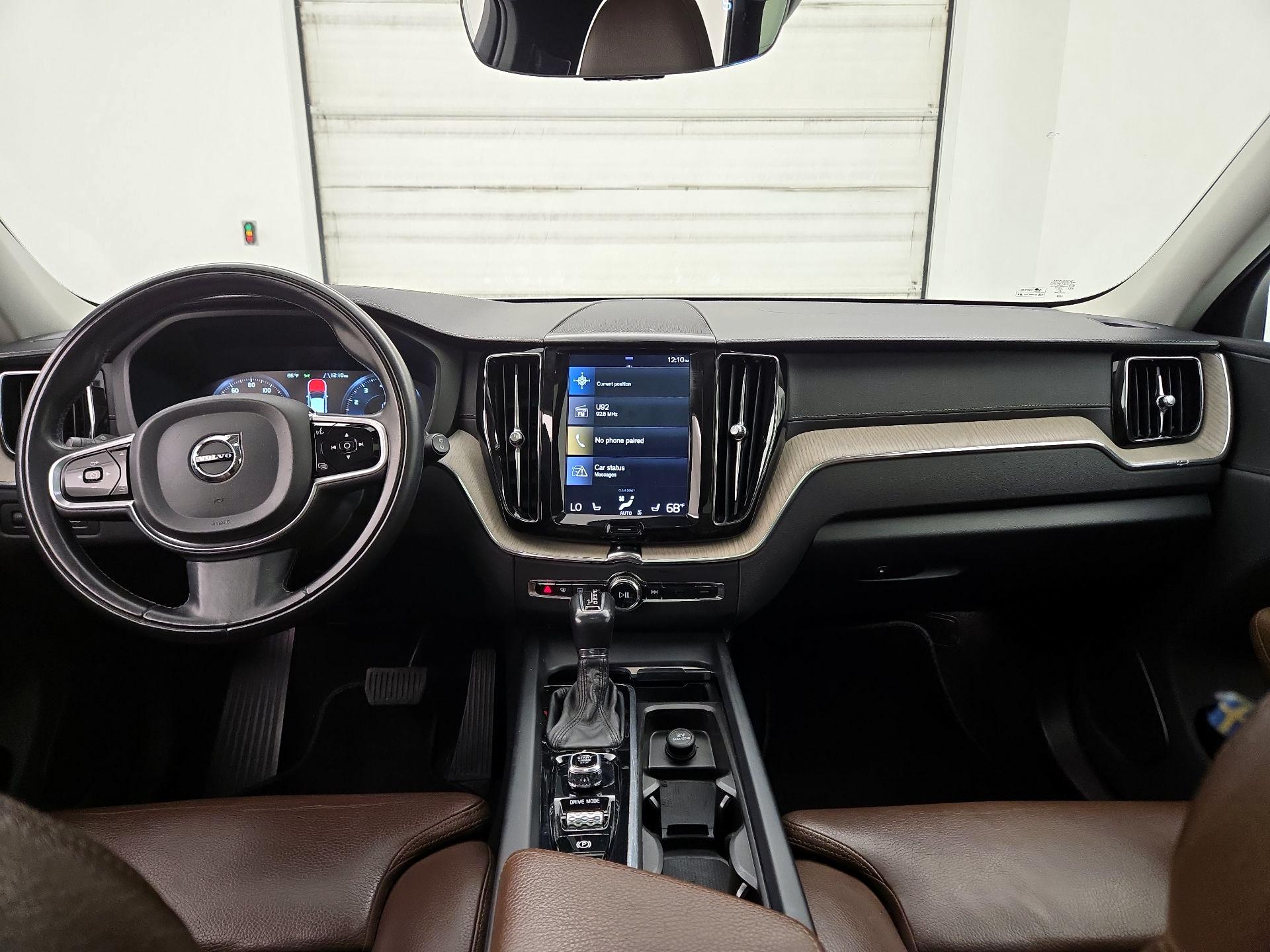 Thumbnail: 2018 Volvo XC60 - 9