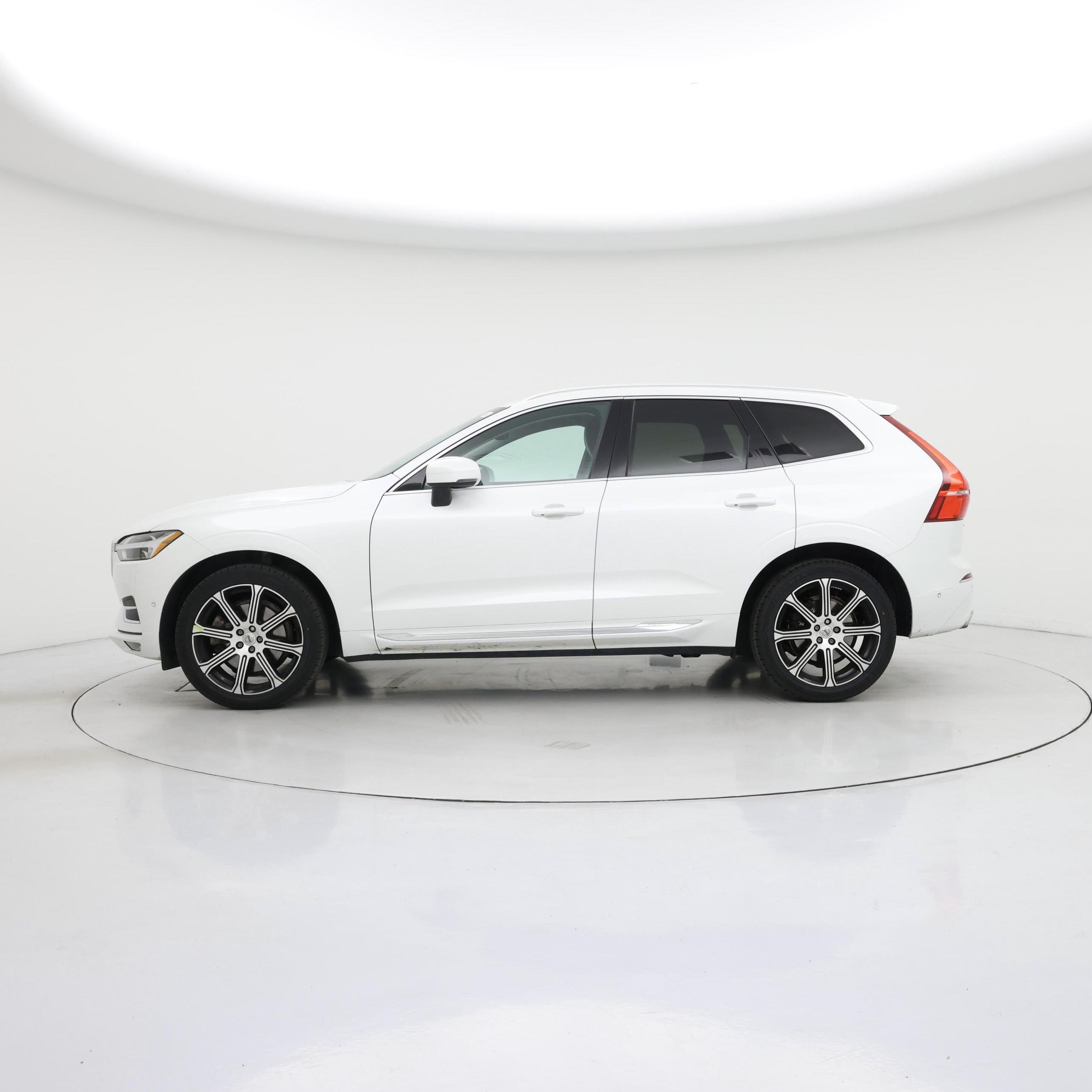 Thumbnail: 2018 Volvo XC60 - 3
