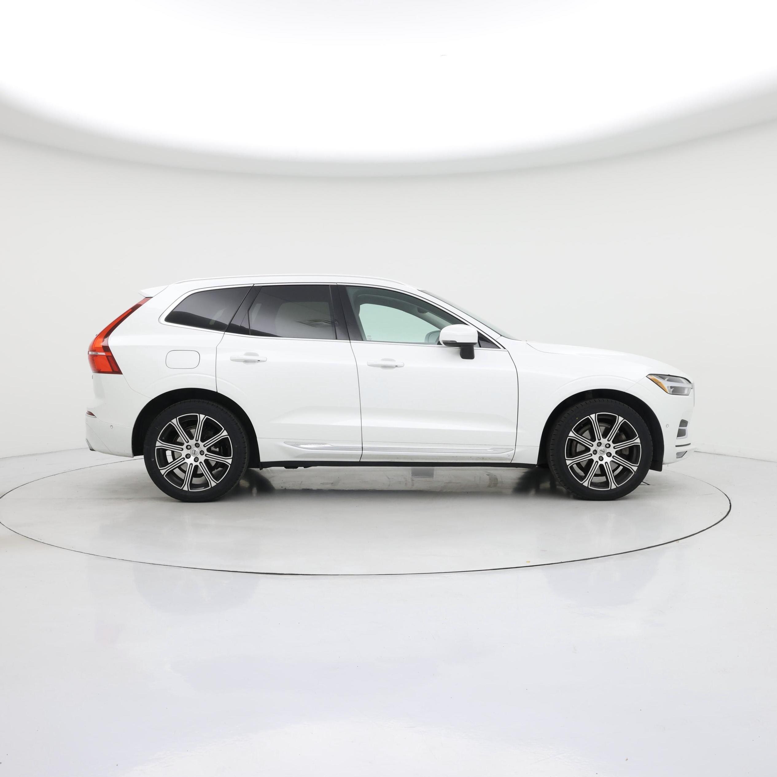 Thumbnail: 2018 Volvo XC60 - 7