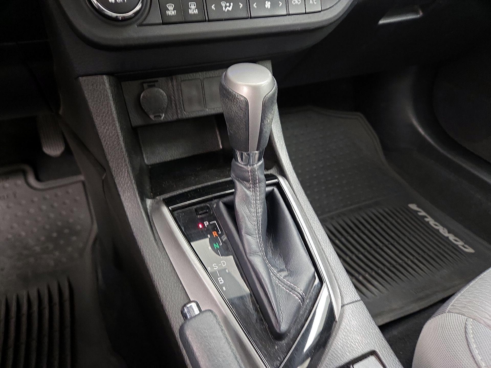 Thumbnail: 2014 Toyota Corolla - 17