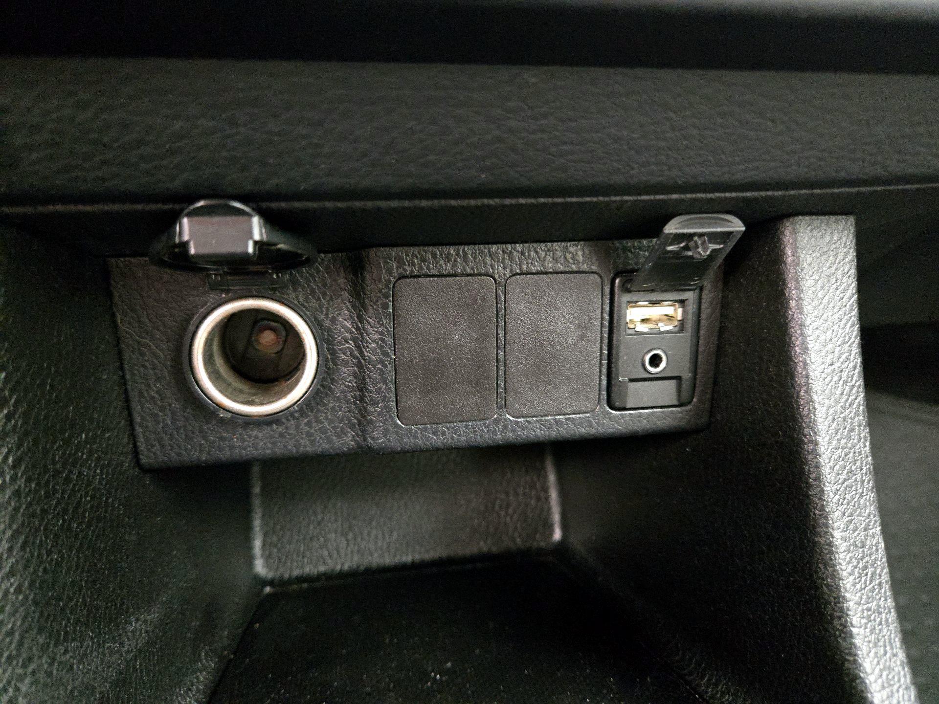 Thumbnail: 2014 Toyota Corolla - 18