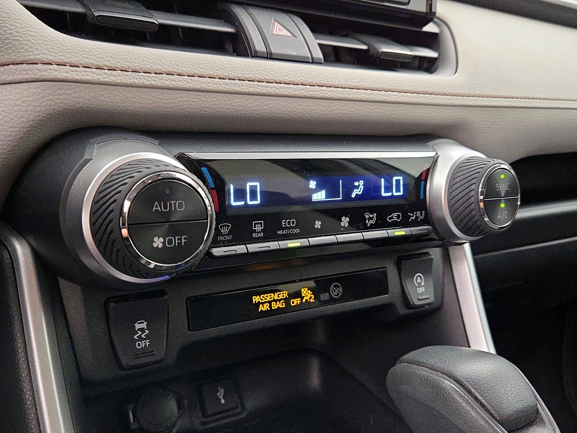 Thumbnail: 2020 Toyota RAV4 - 16