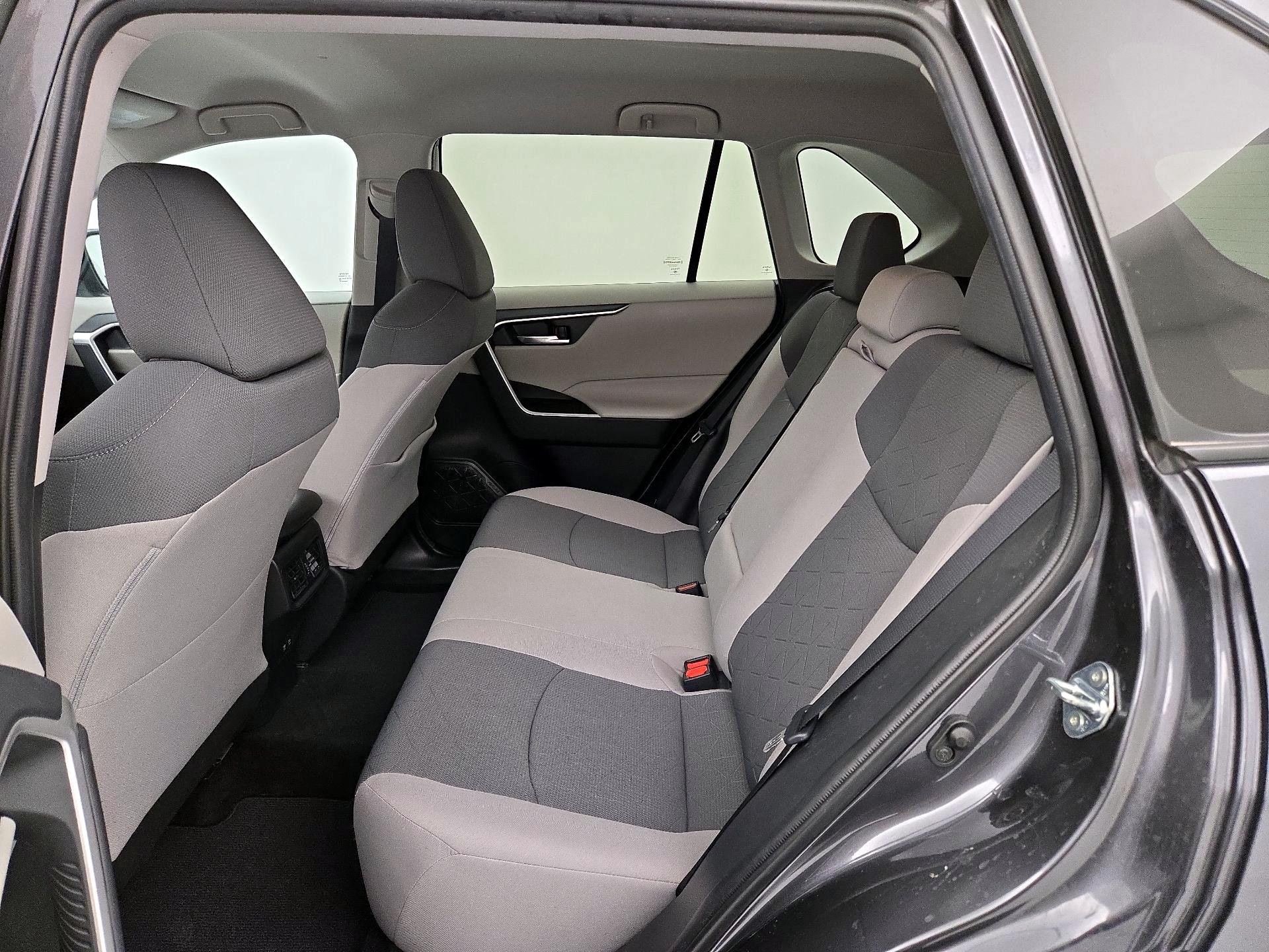 Thumbnail: 2020 Toyota RAV4 - 19