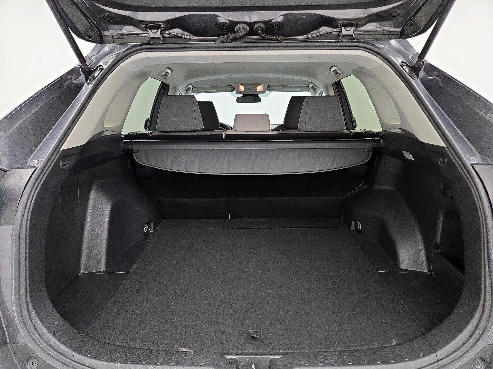 Thumbnail: 2020 Toyota RAV4 - 20