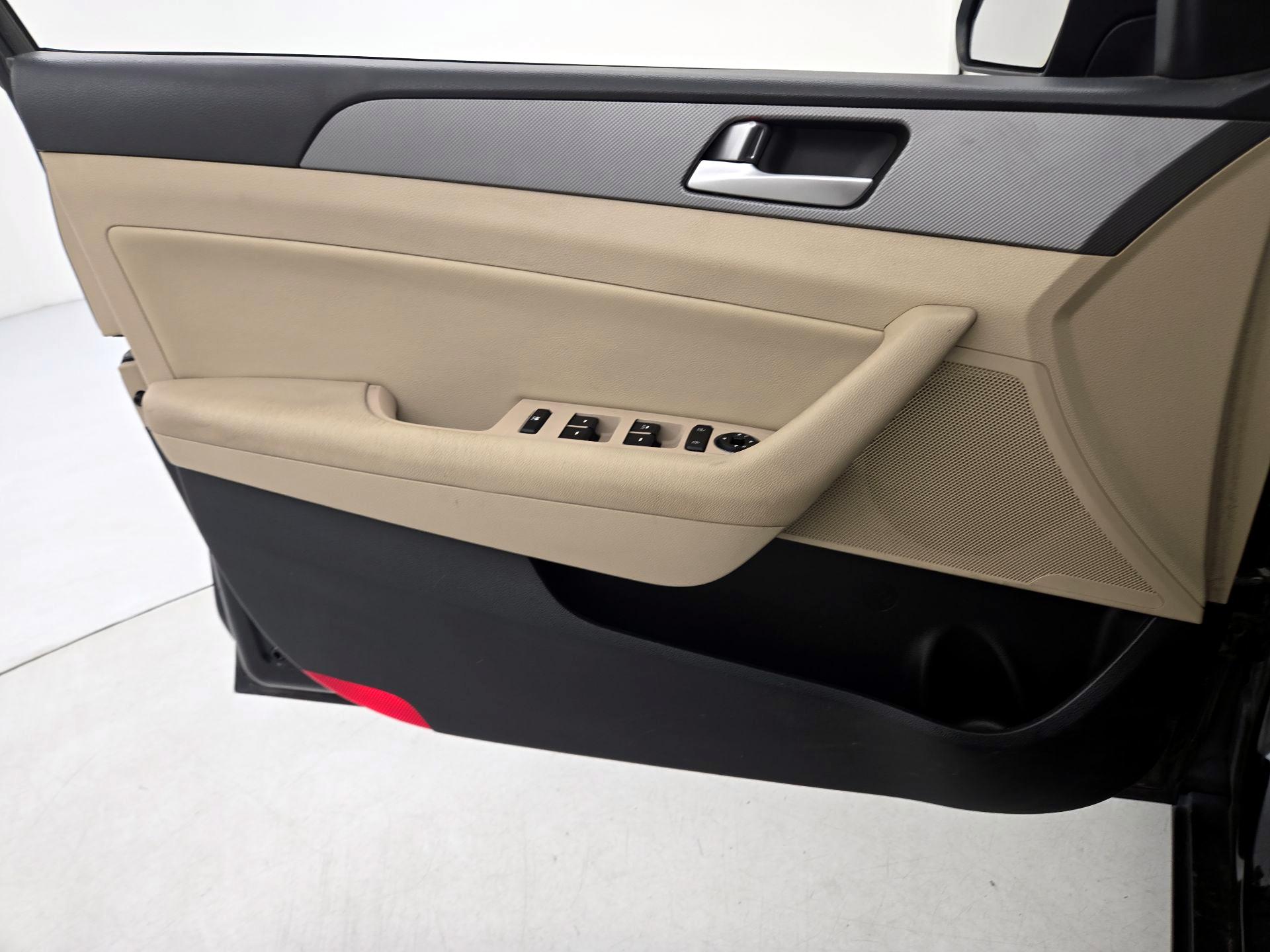 Thumbnail: 2015 Hyundai Sonata - 12