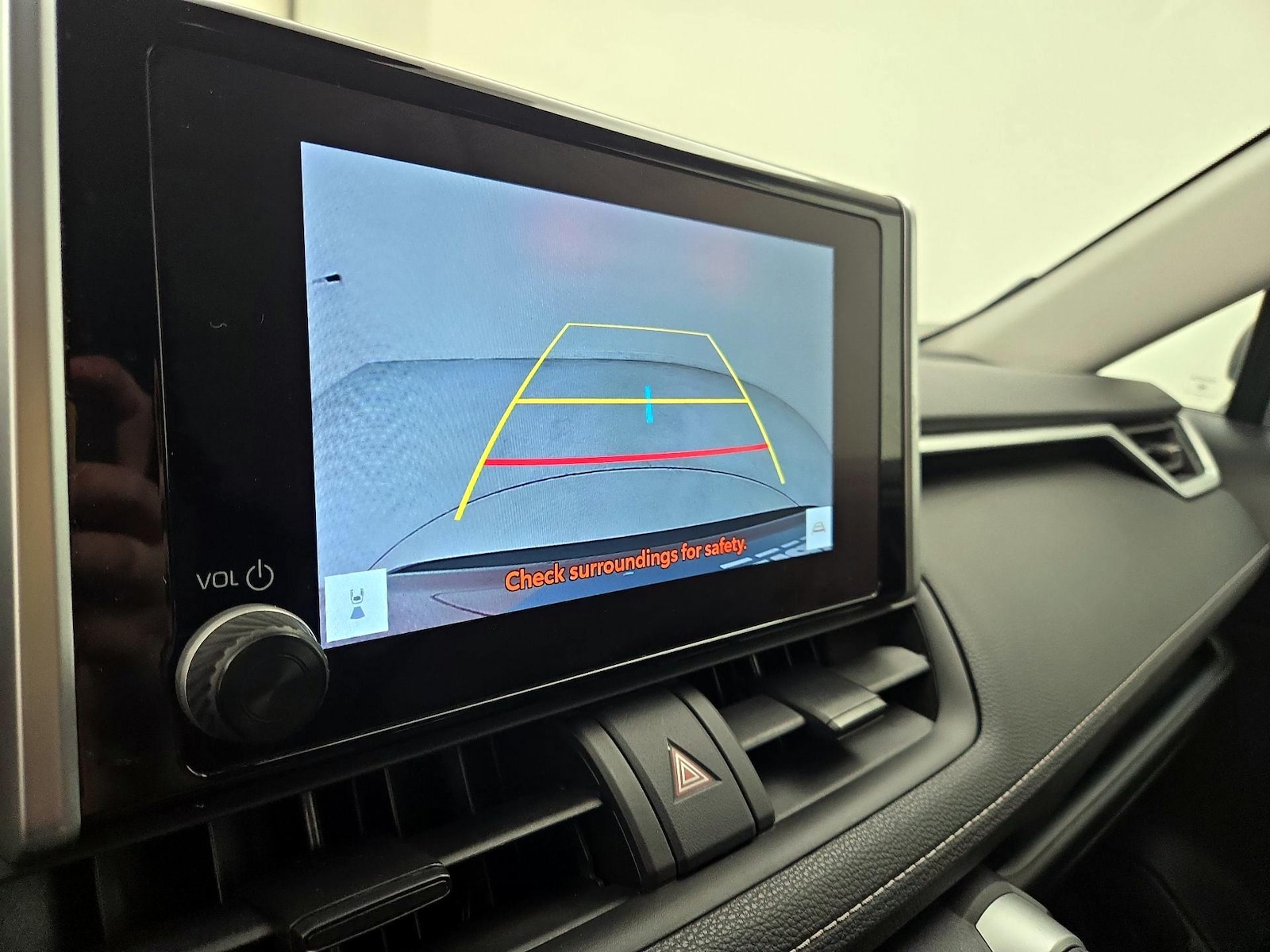 2024 Toyota RAV4 LE - Photo 15