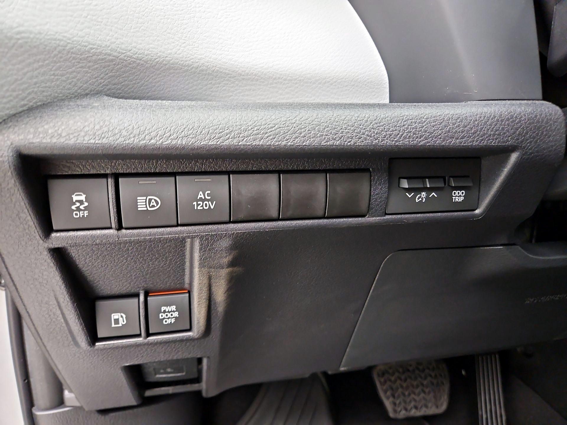 Thumbnail: 2025 Toyota Sienna - 11