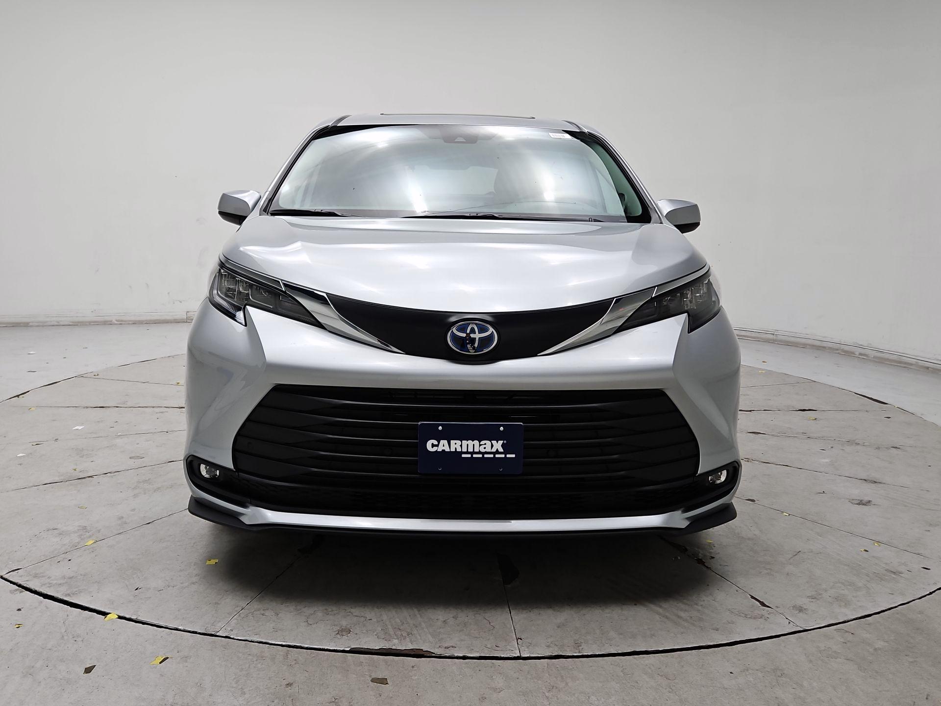 Thumbnail: 2025 Toyota Sienna - 2
