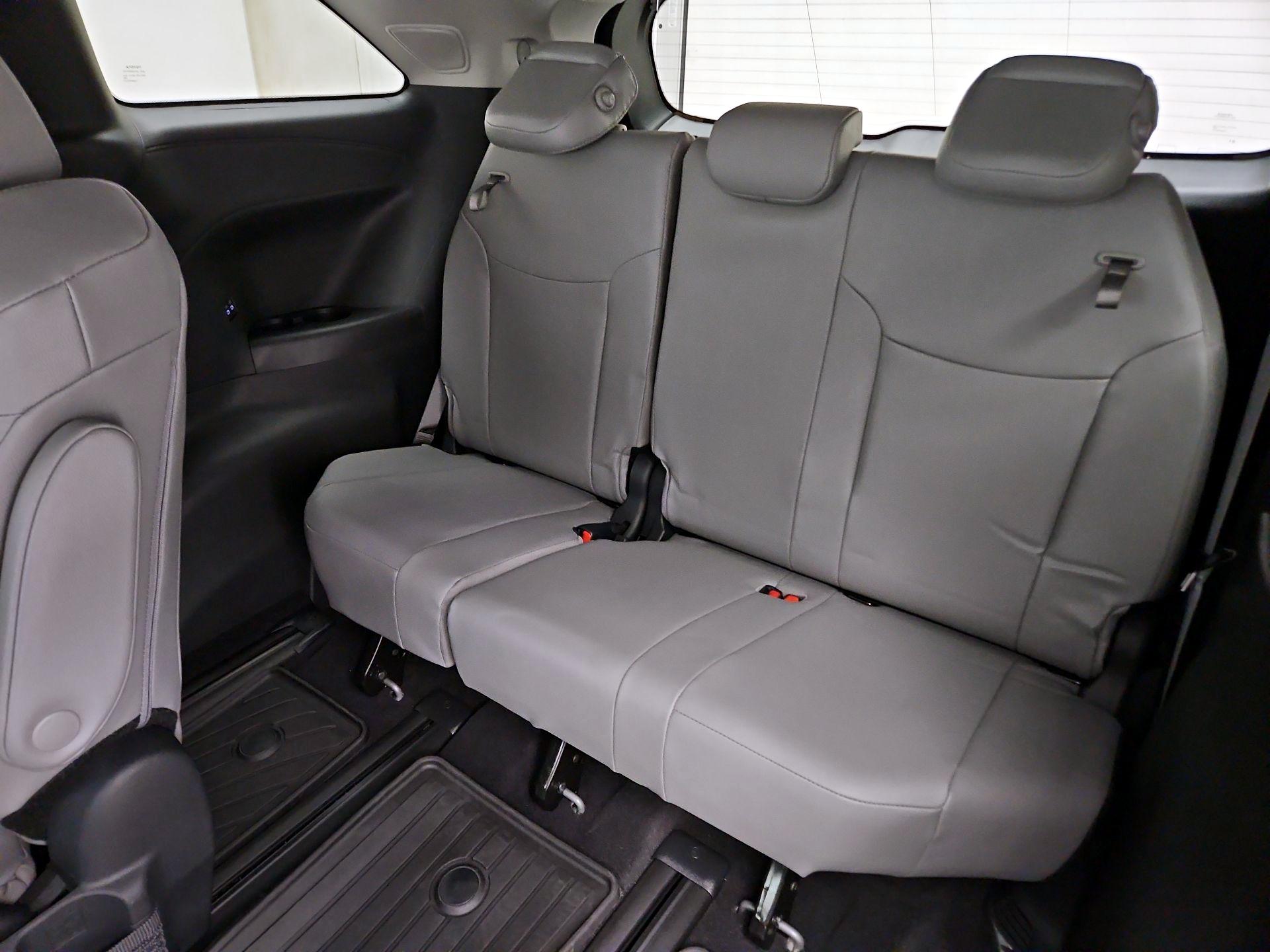 Thumbnail: 2025 Toyota Sienna - 19