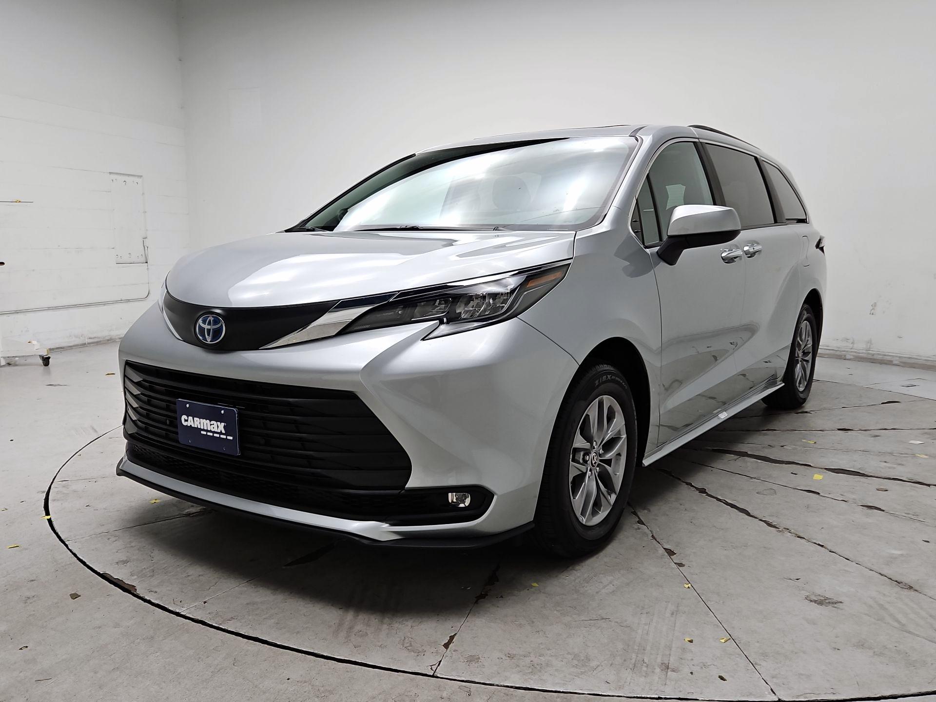 Thumbnail: 2025 Toyota Sienna - 3