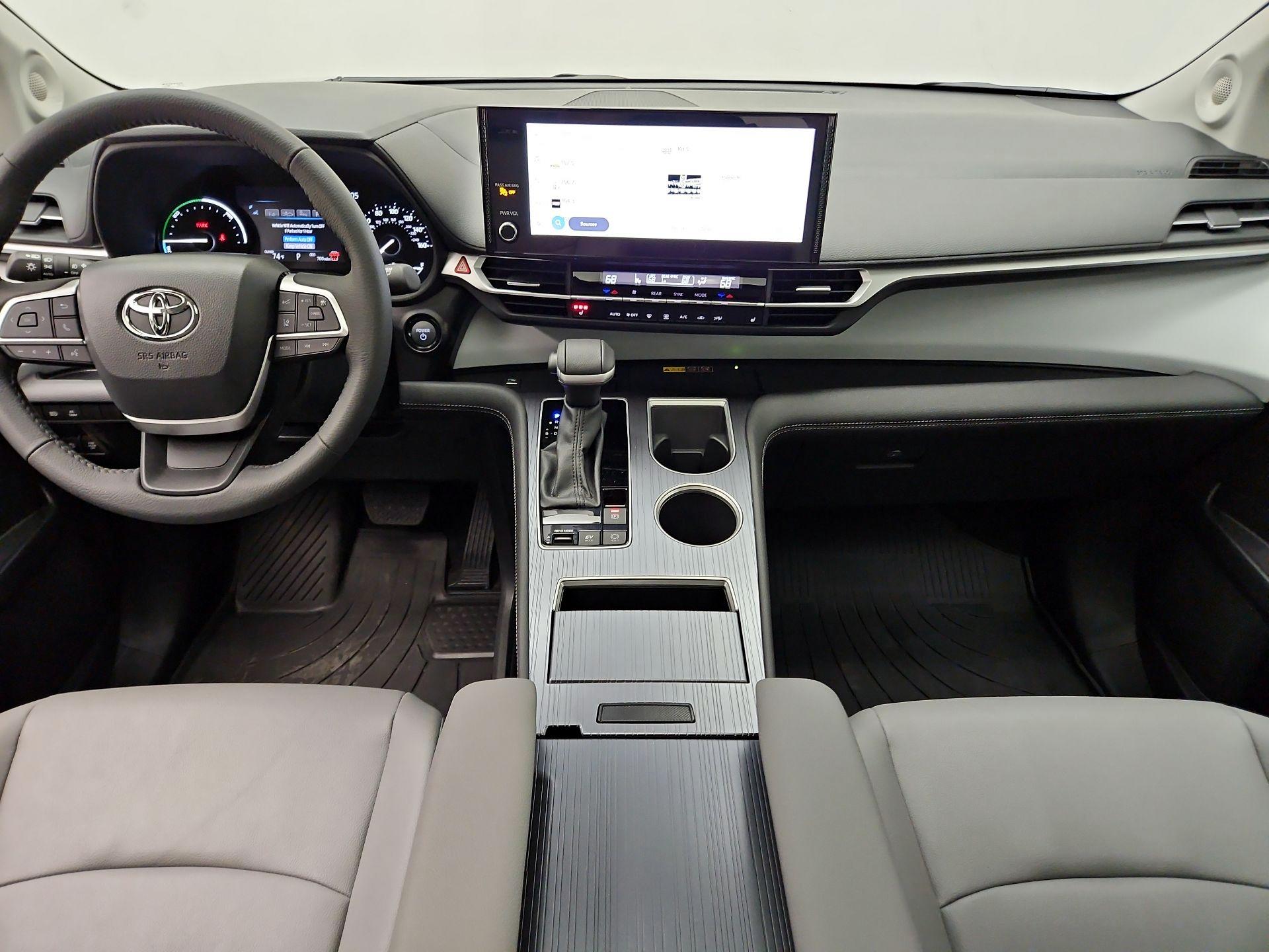 Thumbnail: 2025 Toyota Sienna - 8