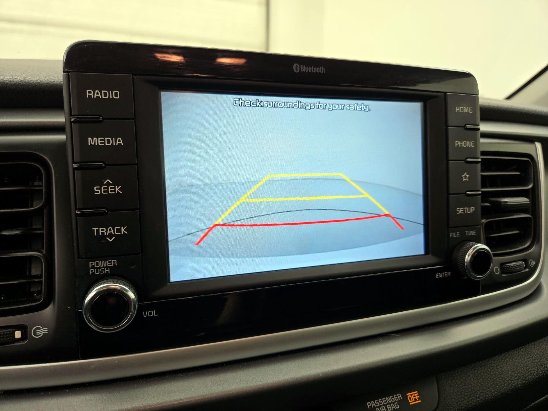 Thumbnail: 2019 Kia Rio - 14