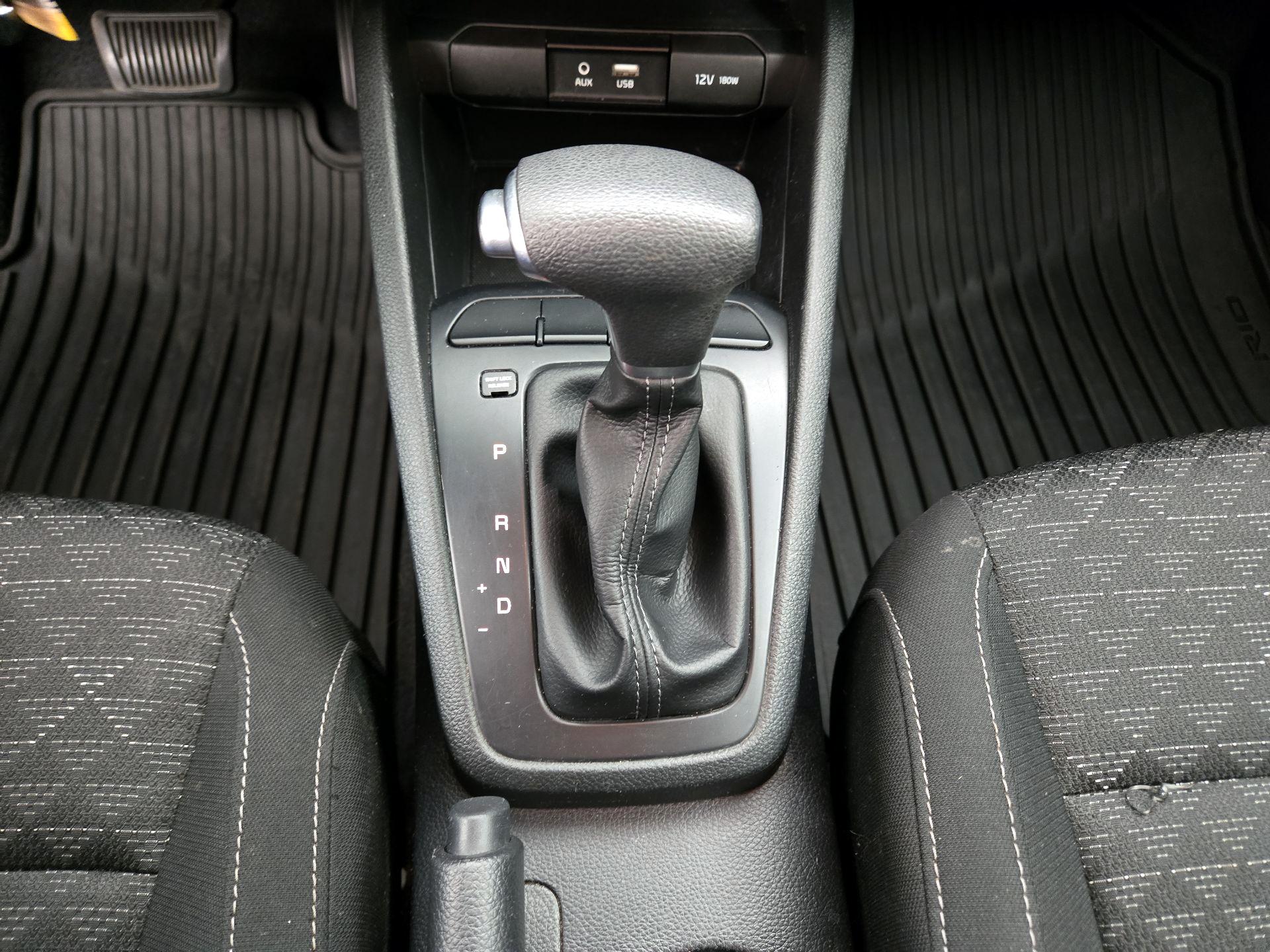 Thumbnail: 2019 Kia Rio - 17