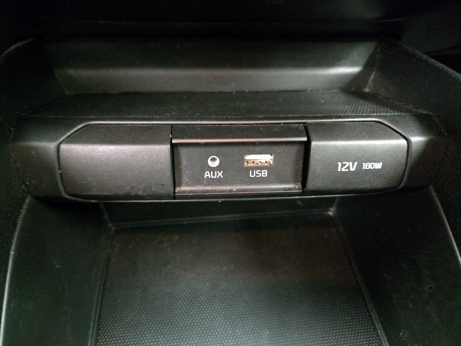 Thumbnail: 2019 Kia Rio - 18