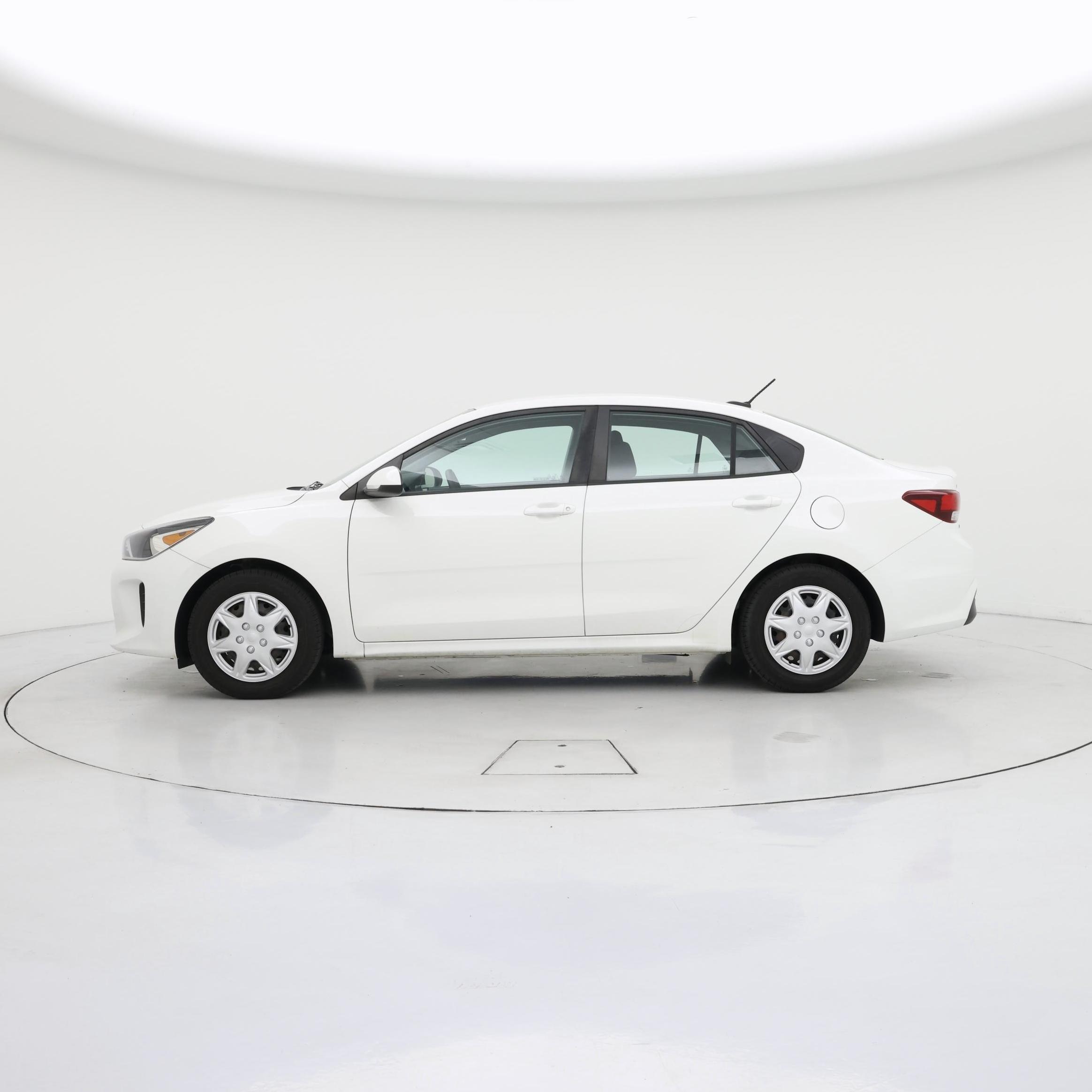 Thumbnail: 2019 Kia Rio - 3